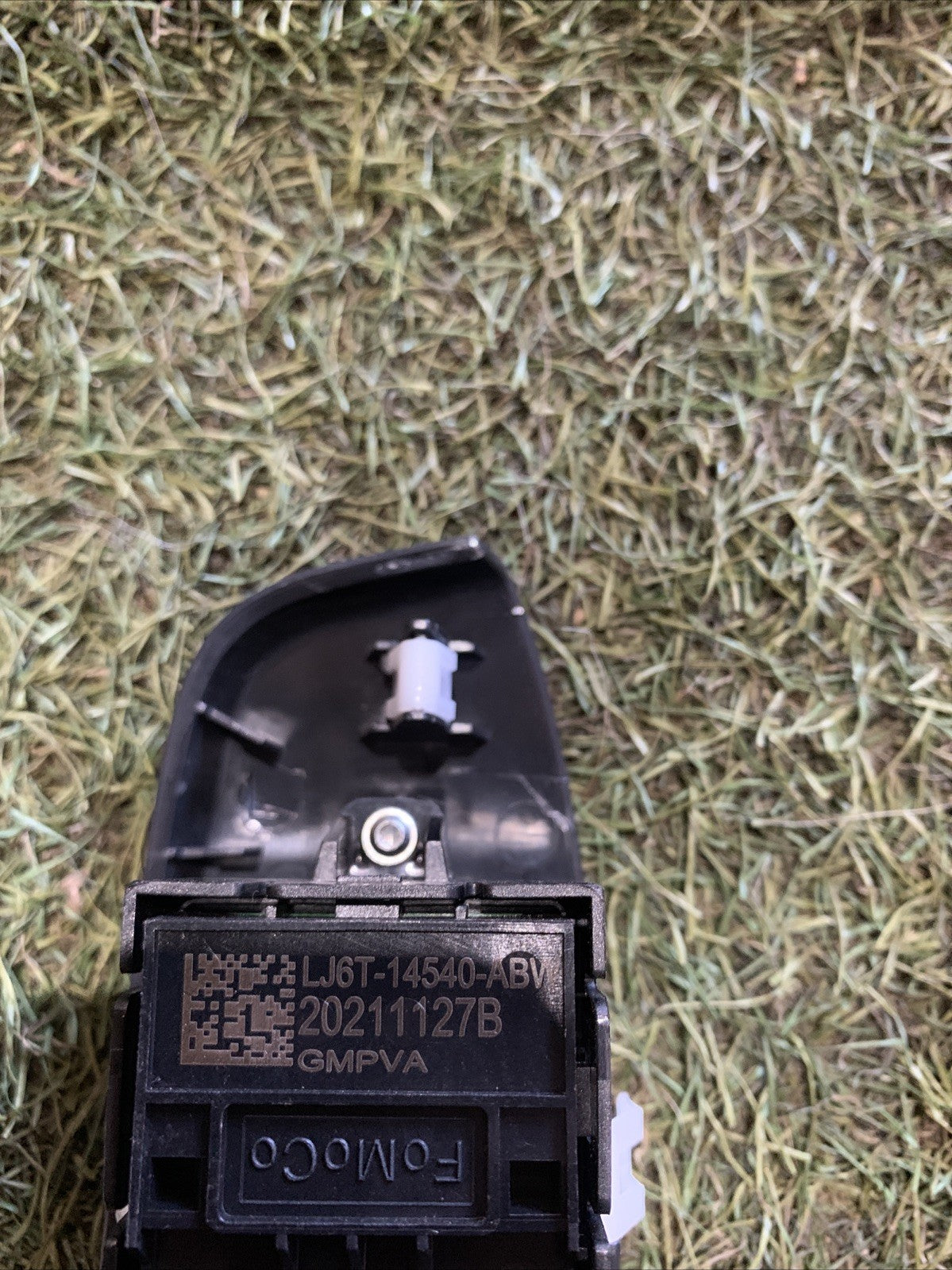 Pulsantiera Alzavetro Anteriore Sinistra Ford Kuga 2022 LJ6T-14540-ABW