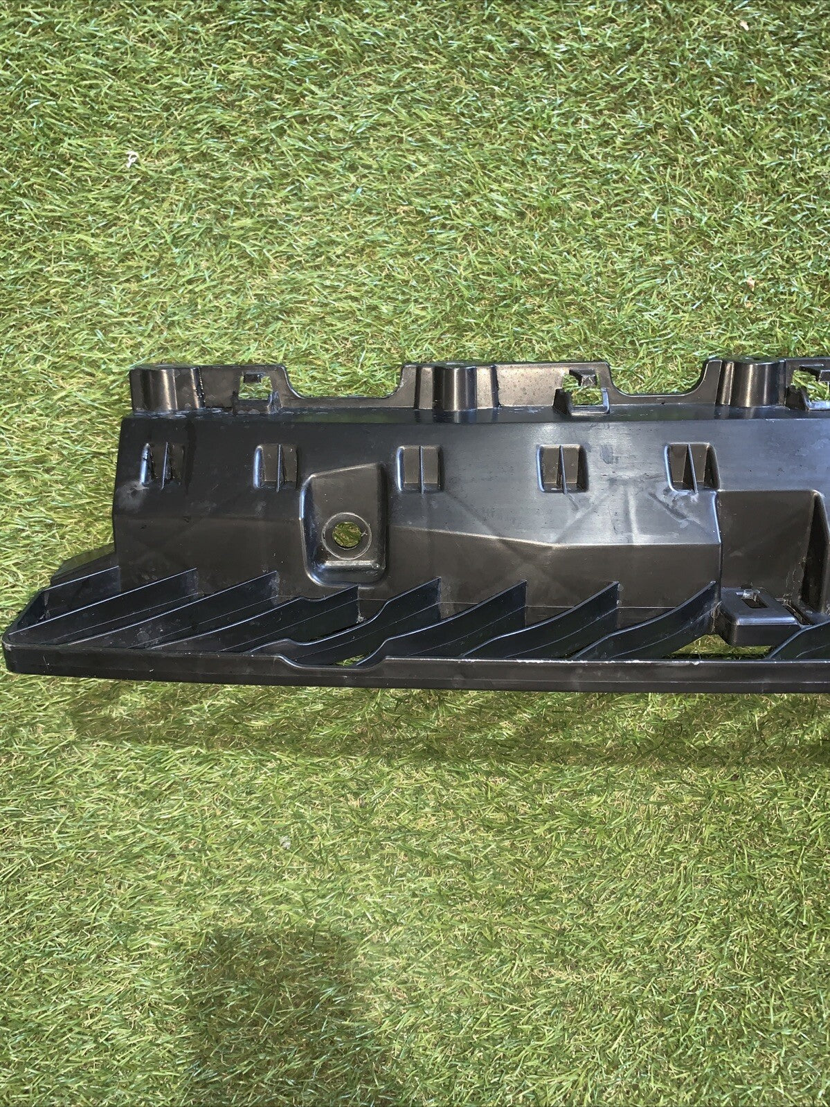 2GA807863A STAFFA SUPPORTO PARAURTI POST VOLKSWAGEN T-ROC