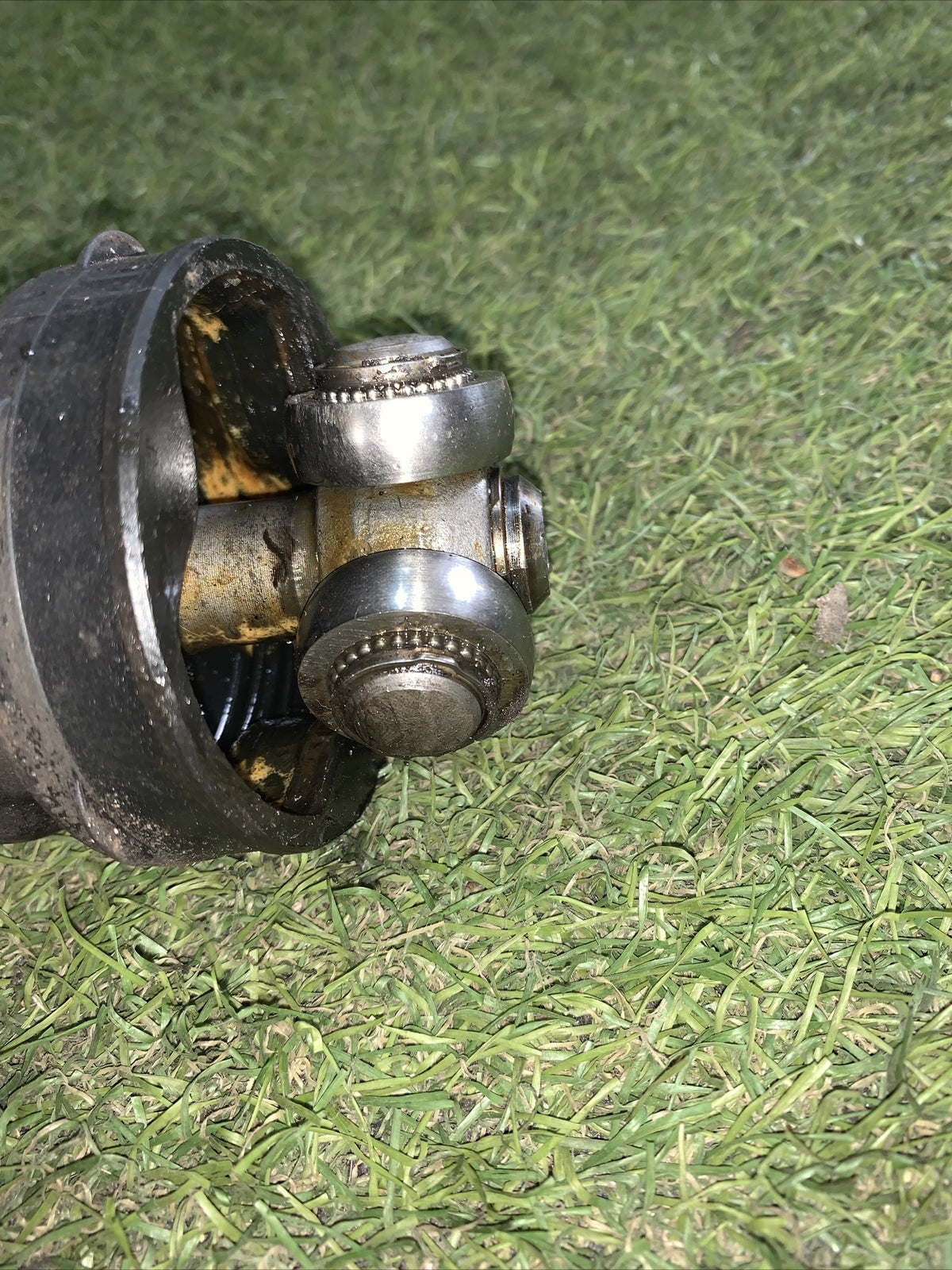 43420-0H010-A SEMIASSE SEMIALBERO ANTERIORE SINISTRO PEUGEOT 107 1.0