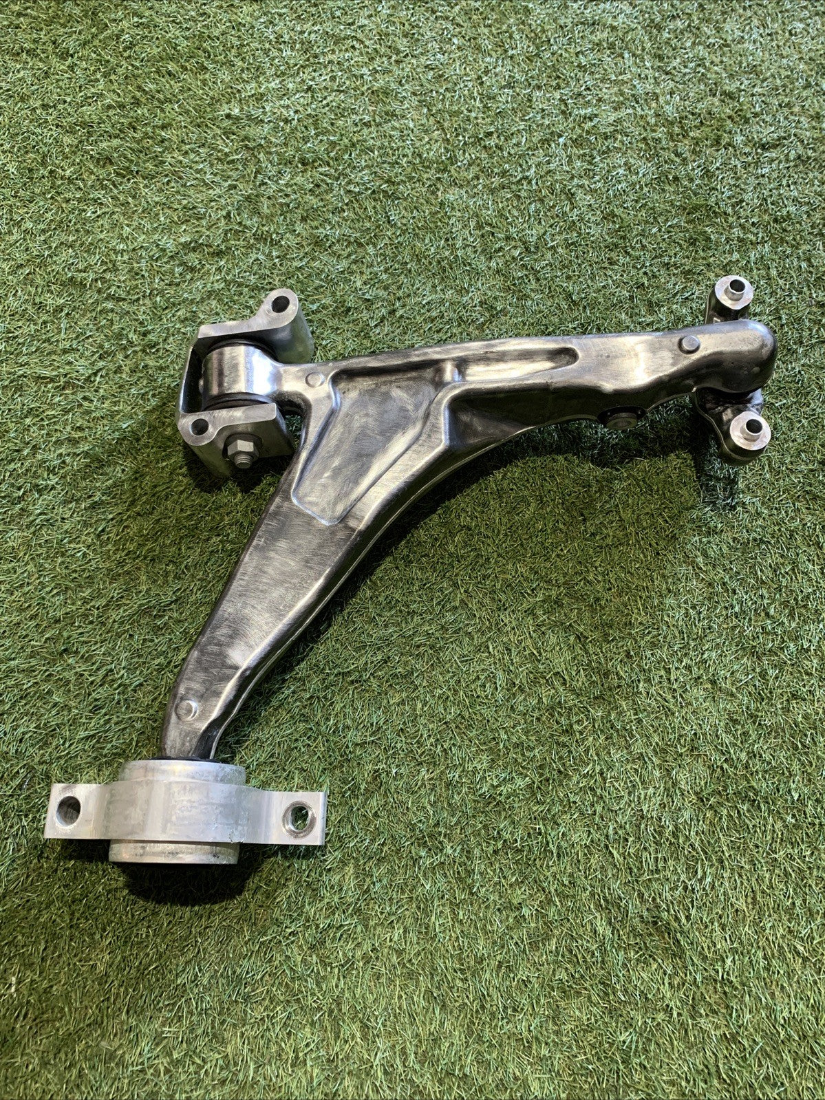 Braccio oscillante anteriore destro Volvo XC60 2025 2.0 Hybrid 32370923