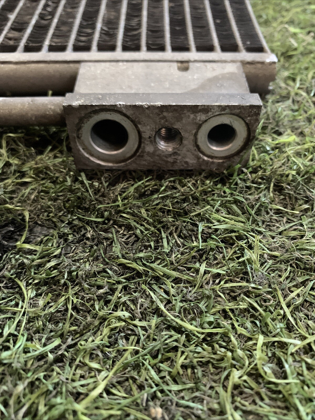 CONDENSATORE ARIA CONDIZIONATA FIAT GRANDE PUNTO 55700406 1.2 BENZINA (3)