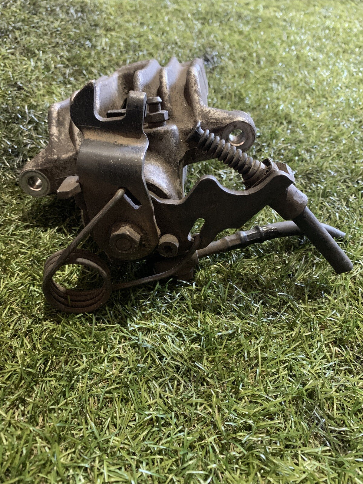 8E0615423 PINZA FRENO POSTERIORE SINISTRA VOLKSWAGEN PASSAT 2004 SW 1.9 D