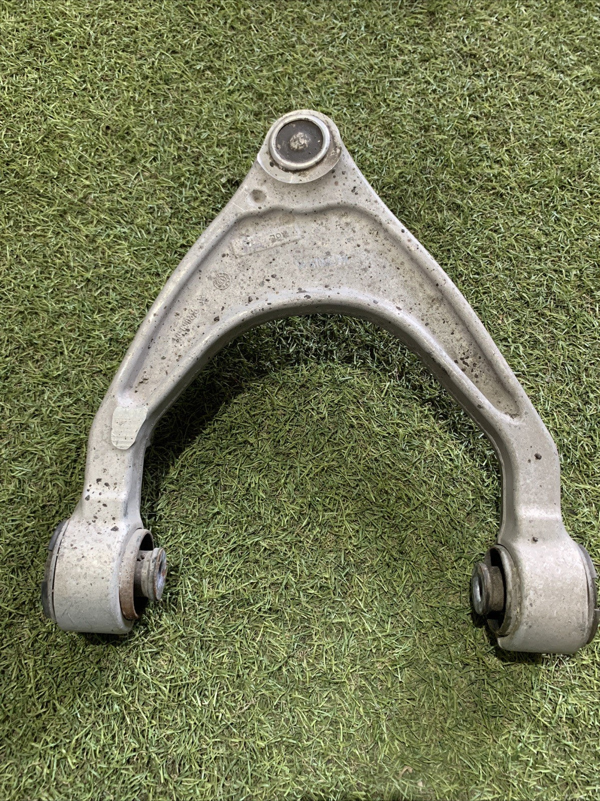 Braccio Oscillante Superiore Anteriore Destro Maserati Levante 06700319940