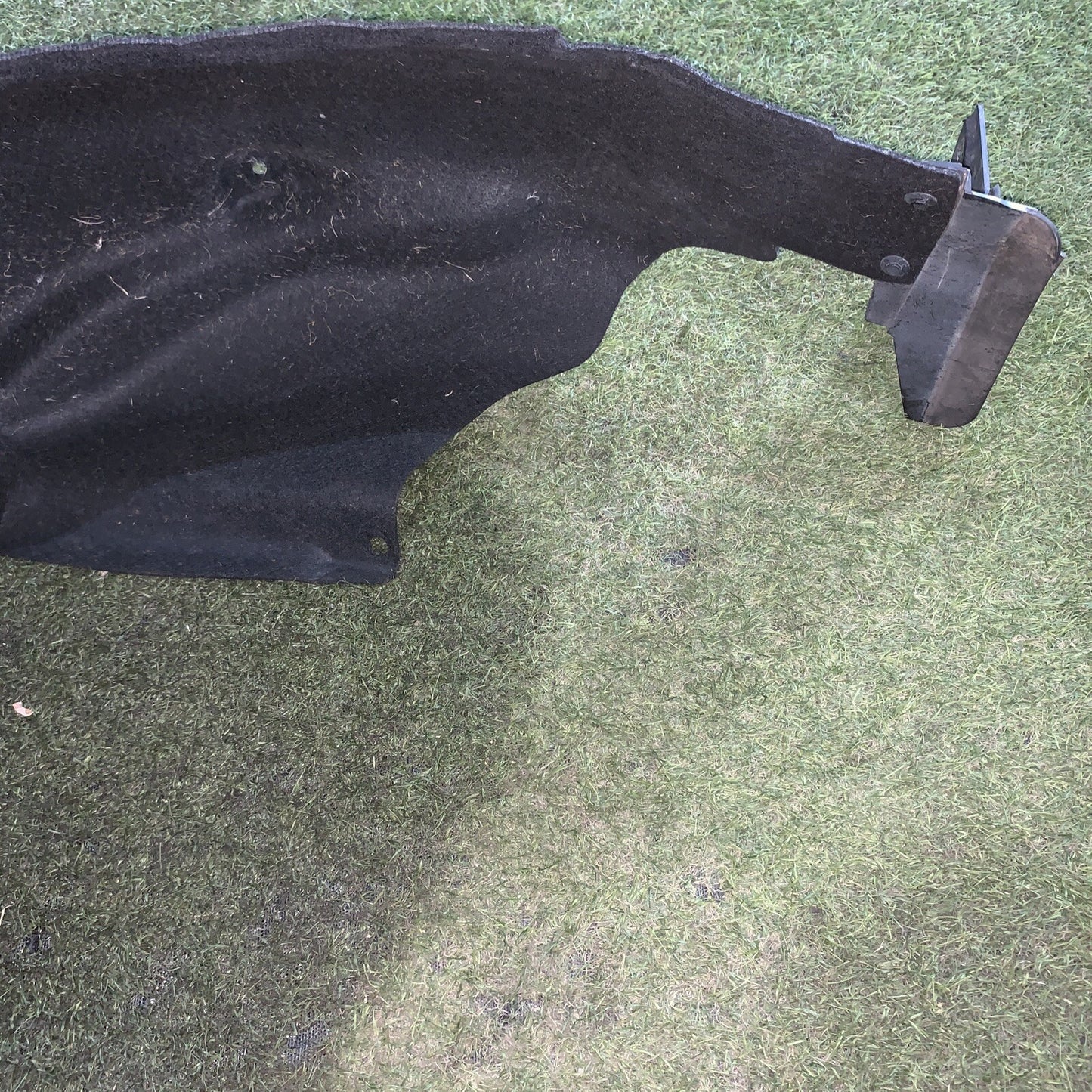 PARASASSI INT. PASSARUOTA POST. DX PER BMW SERIE 1 E81/E87 (07-11) RESTYLING