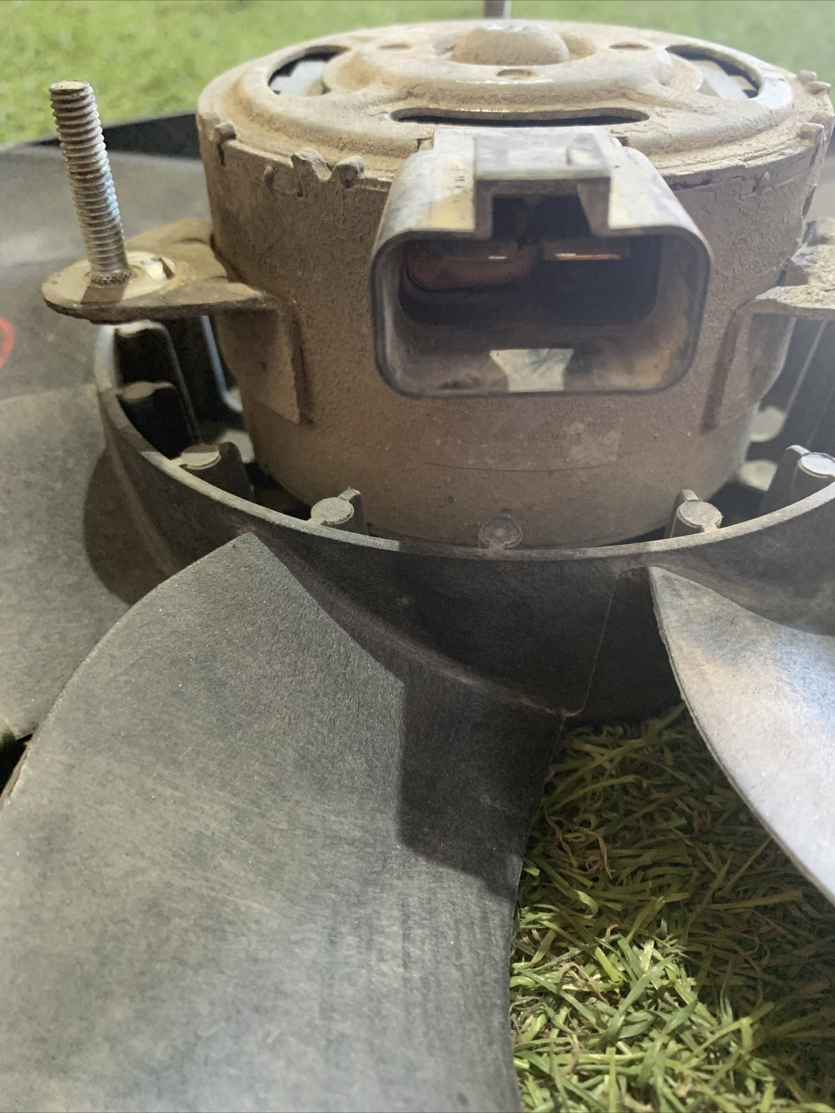 Ventola radiatore fiat Grande Punto 2005 1.3 55702236