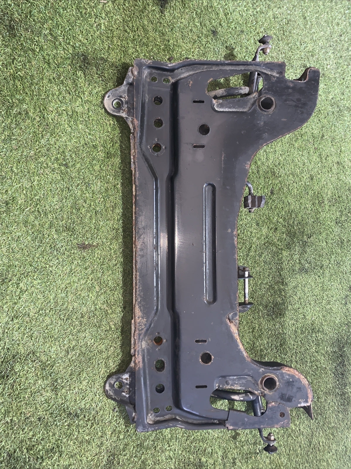 0443A6B41049 ASSALE ANTERIORE CULLA MOTORE FORD FIESTA 1.4