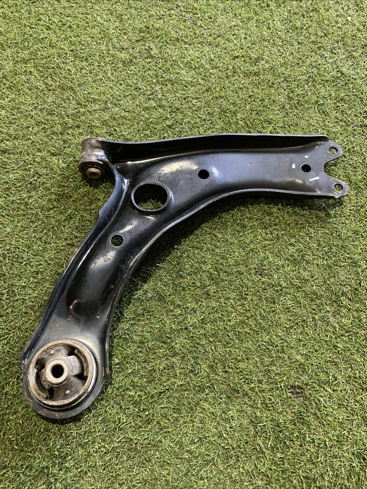 BRACCIO OSCILLANTE ANTERIORE SINISTRO PER KIA Sportage Serie 54500-F1000 (16>21