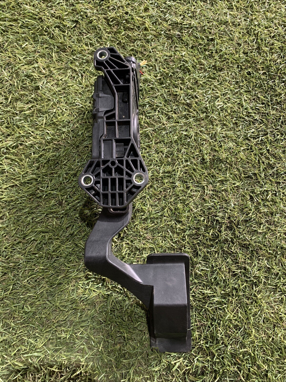 PEDALE ACCELERATORE FIAT Sedici 49400-79J90 (2)