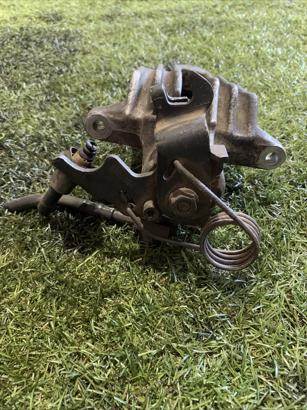 8E0615424 PINZA FRENO POSTERIORE DESTRA VOLKSWAGEN PASSAT 2004 SW 1.9 D