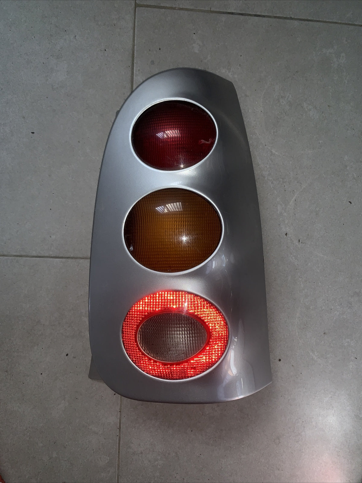 253042R FANALINO STOP POSTERIORE DESTRO SMART FORTWO 450 DAL 1999 AL 2005