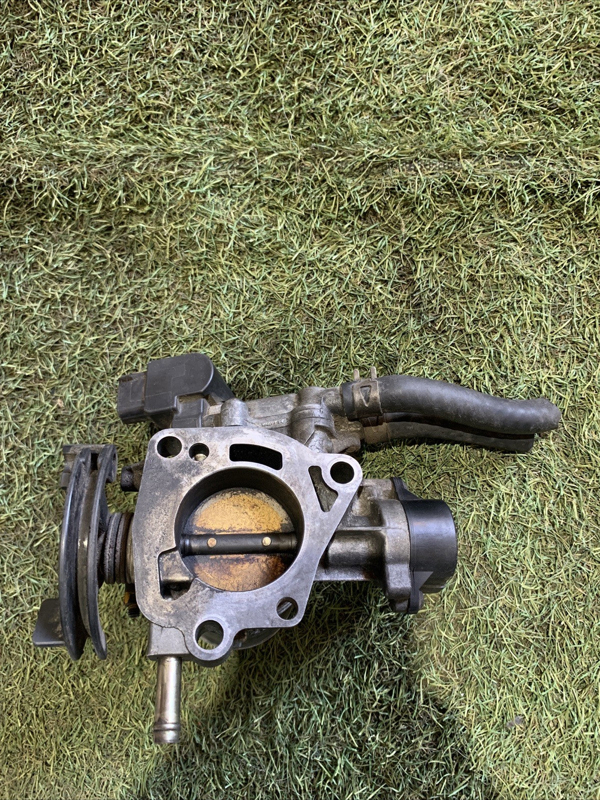 CORPO FARFALLATO TOYOTA YARIS 2002 1.5 BENZINA 2221021020