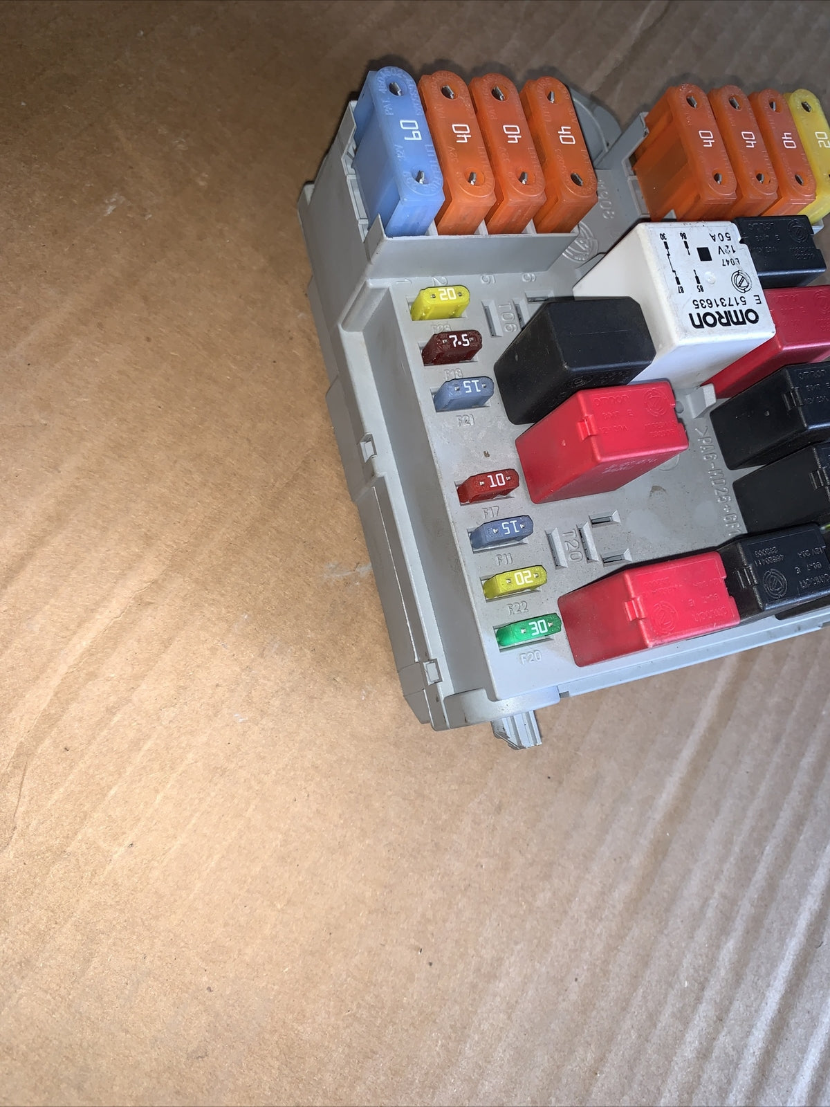 51738102 porta fusibili fiat croma 1.9 d multijet 2005 3358648