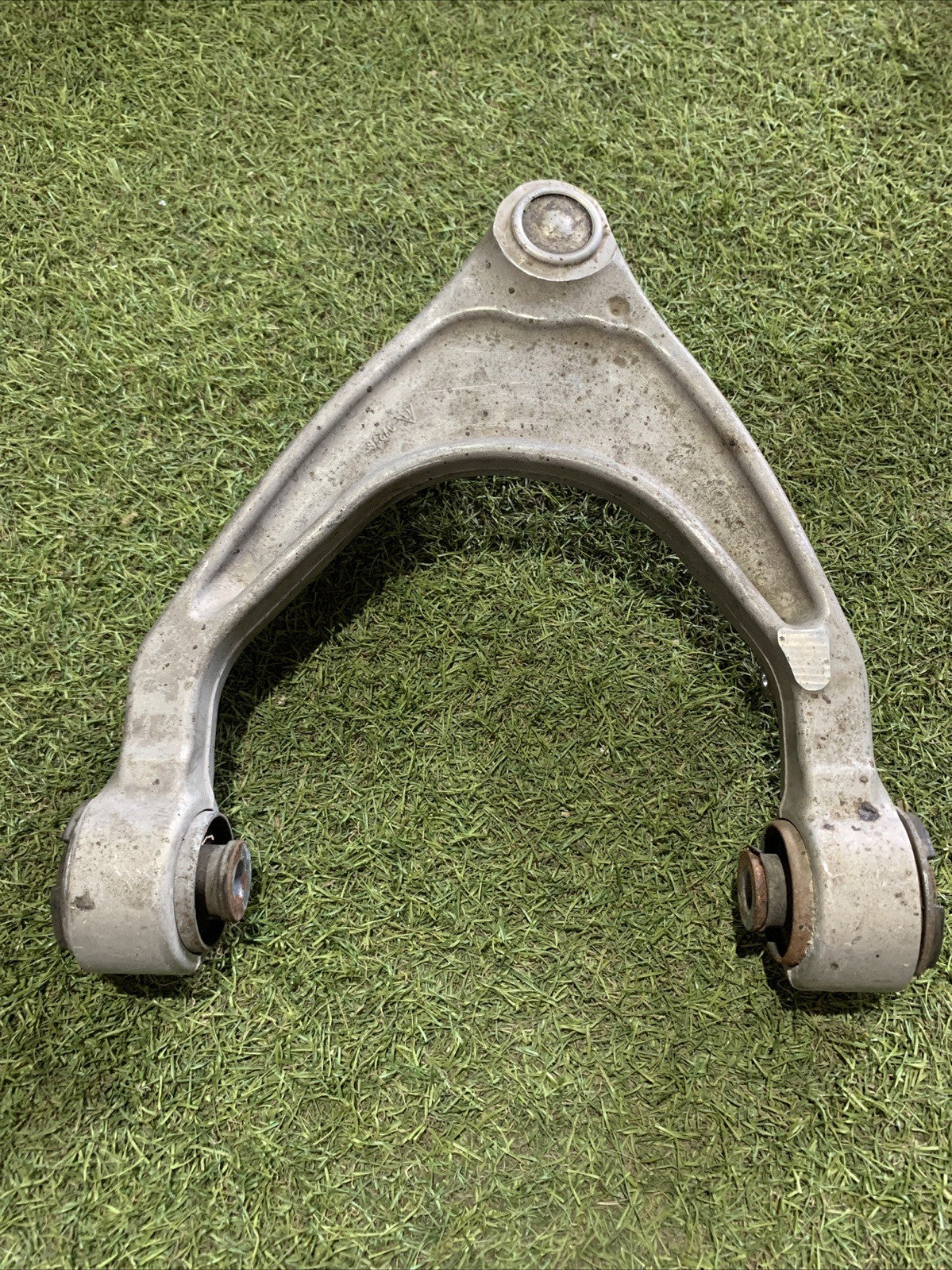 Braccio Oscillante Superiore Anteriore Sinistro Maserati Levante 06700319950