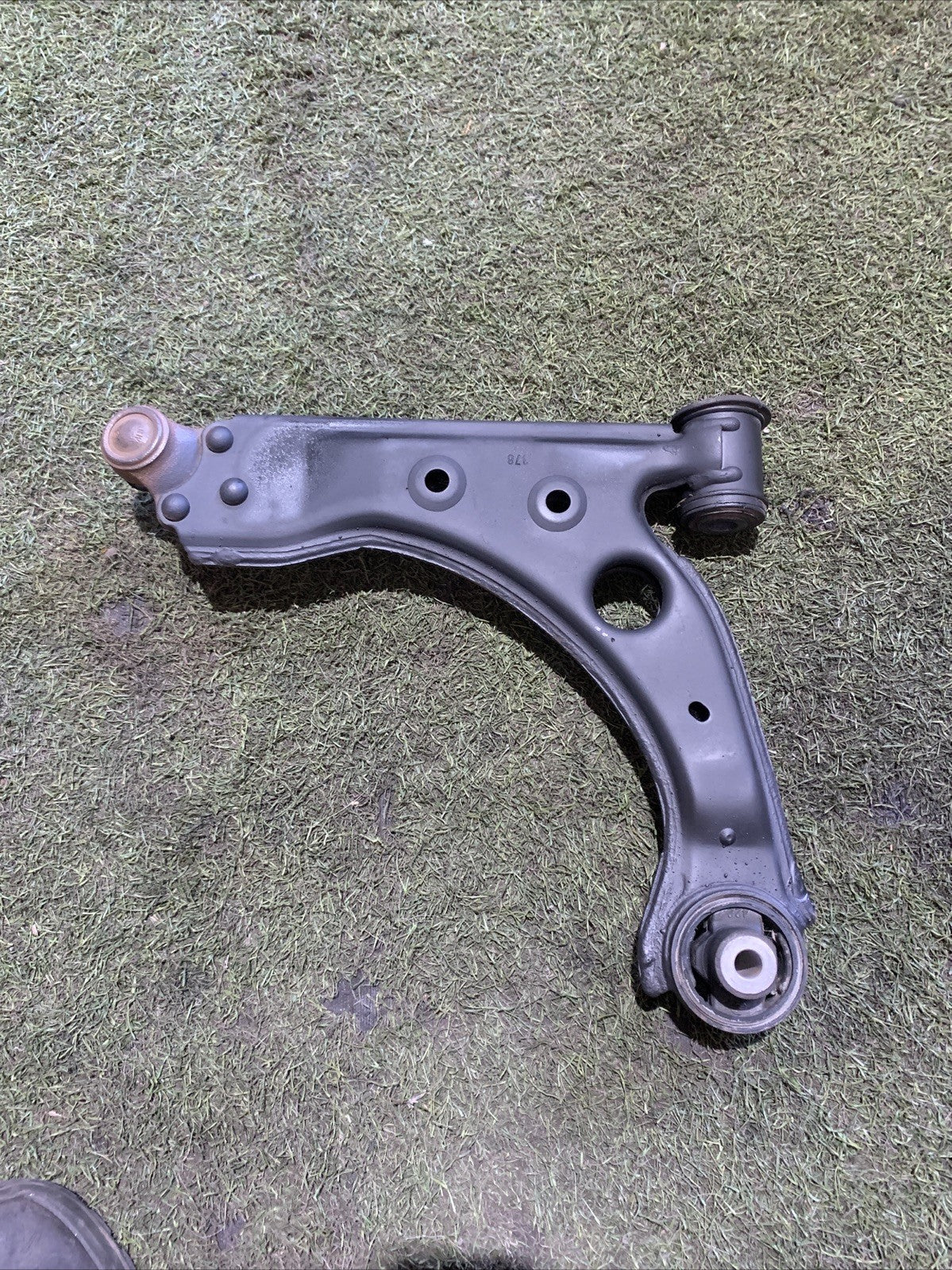 51827737 BRACCIO OSCILLANTE ANTERIORE DX LANCIA DELTA 1.6 MULTIJET (2)
