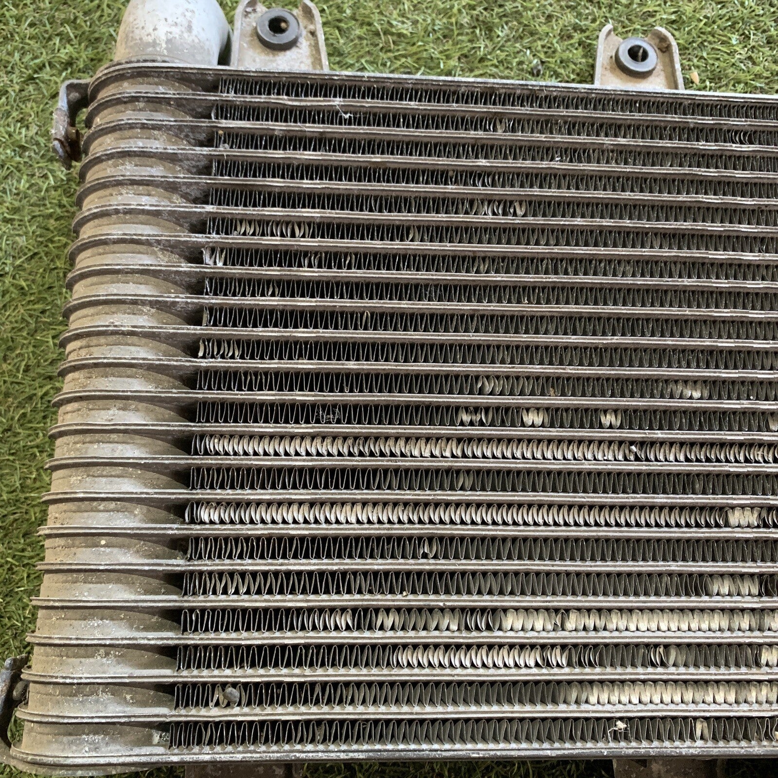 0K55113550C intercooler per KIA CARNIVAL II 2.9 CRDI 2001