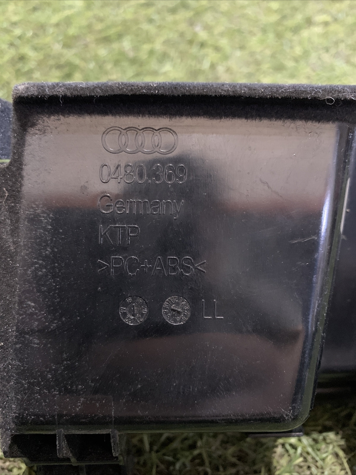 SPORTELLINO PORTA OGGETTI AUDI Q3 2021 0480369