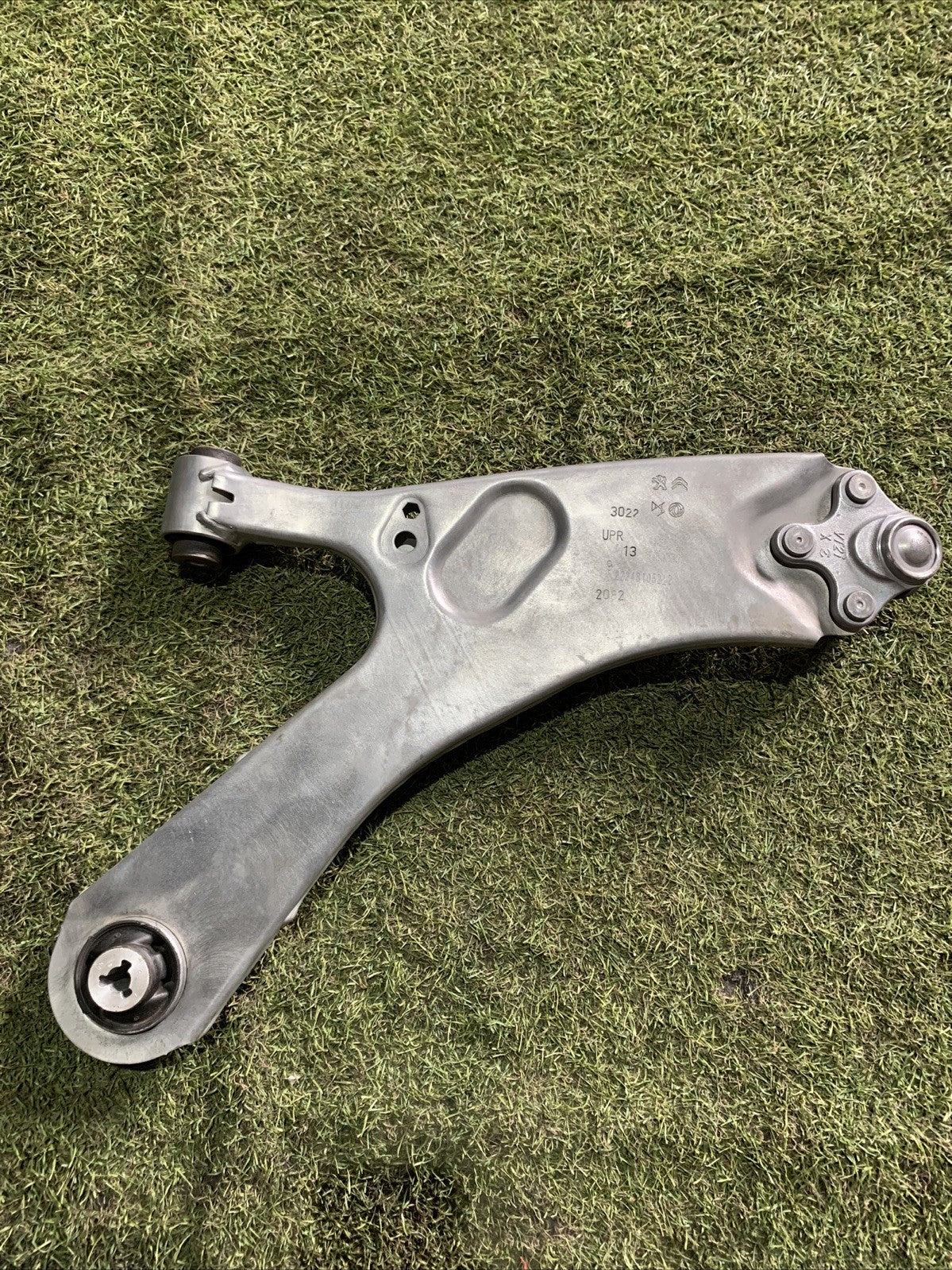 Braccio Oscillante Anteriore Sinistro Peugeot 2008 2020 9831682580