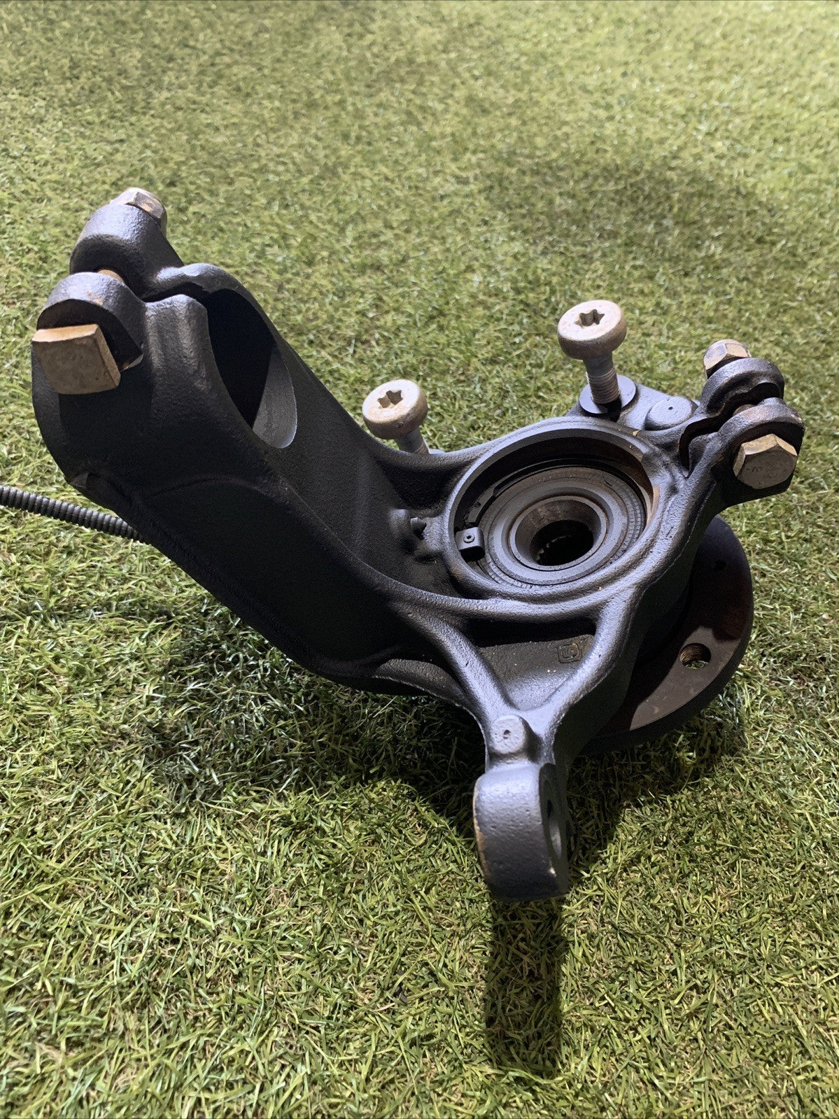 1607557480 MOZZO MONTANTE FUSELLO ANTERIORE SX PEUGEOT 208 2017 1.2