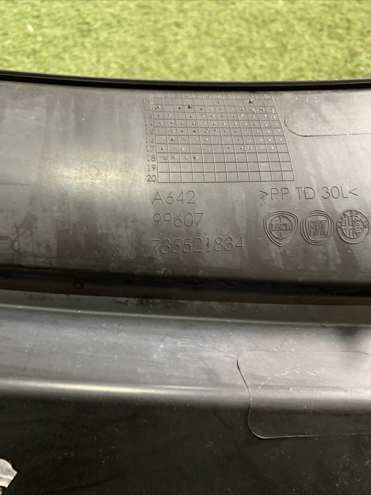 GRIGLIA GOCCIOLATOIO ANT. PER FIAT 500 L Serie (351_352) 2018 735521834