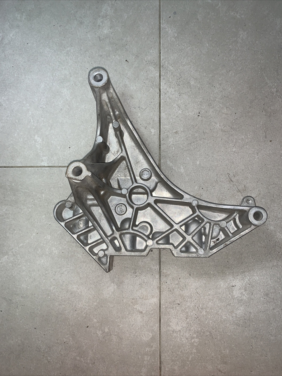 03L199207 SUPPORTO MOTORE LATO DX AUDI Q3-A3-TT 2.0 TDI