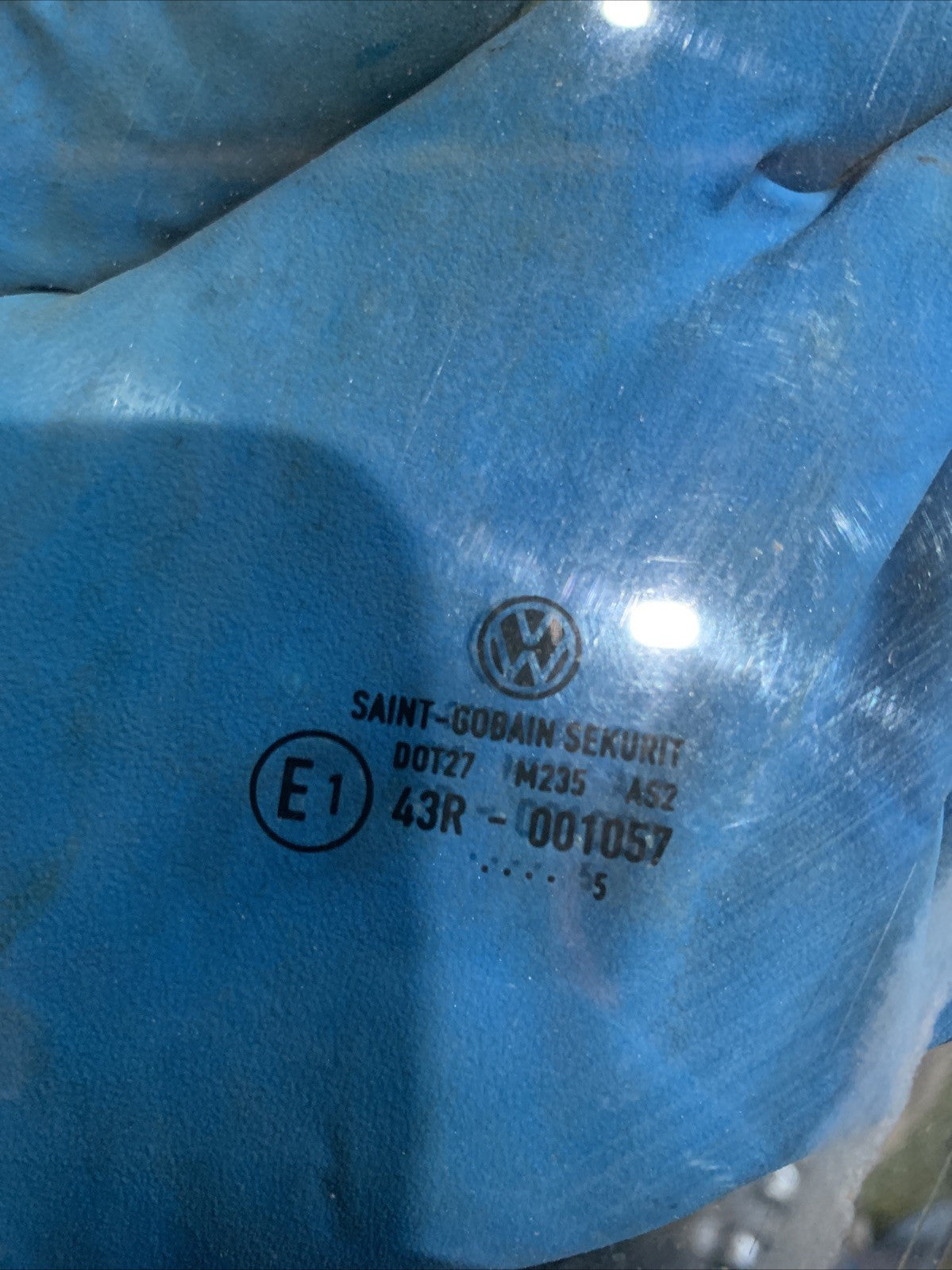 VETRO SCENDENTE ANTERIORE SINISTRO PER VOLKSWAGEN Golf 5 43R-001057