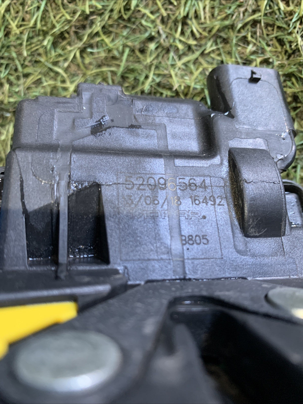 SERRATURA PORTELLONE POSTERIORE PER FIAT 500 X Serie 52096564 (15>)
