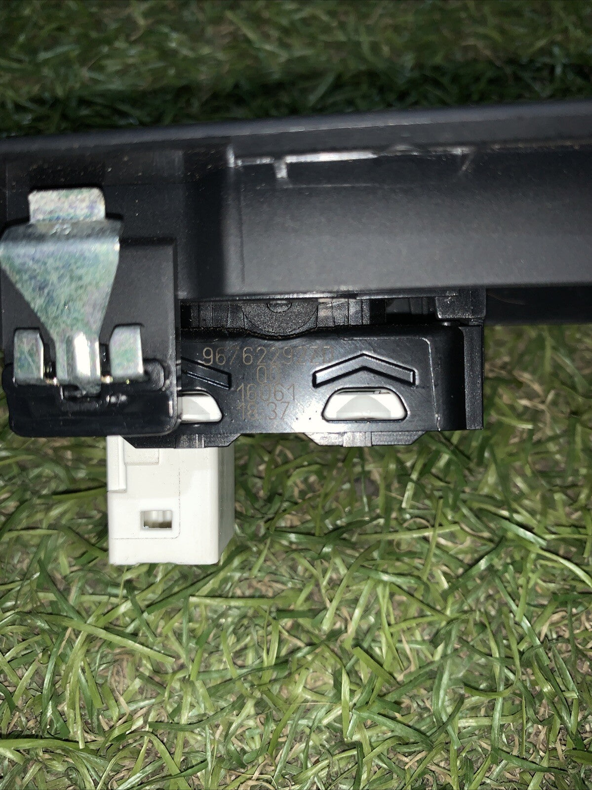 Pulsantiera Alzavetro Anteriore Destra Peugeot 308 2016 96762292ZD