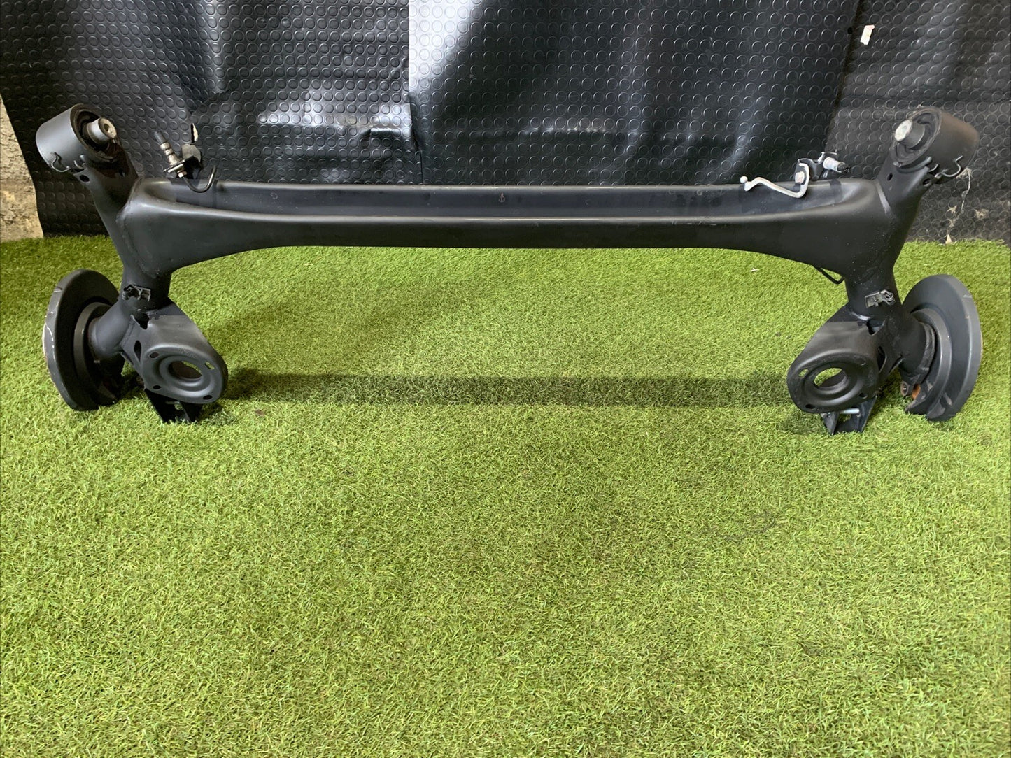 Ponte Assale Posteriore Con Freni A Disco Volkswagen Polo 6R 6R0500051B (2)