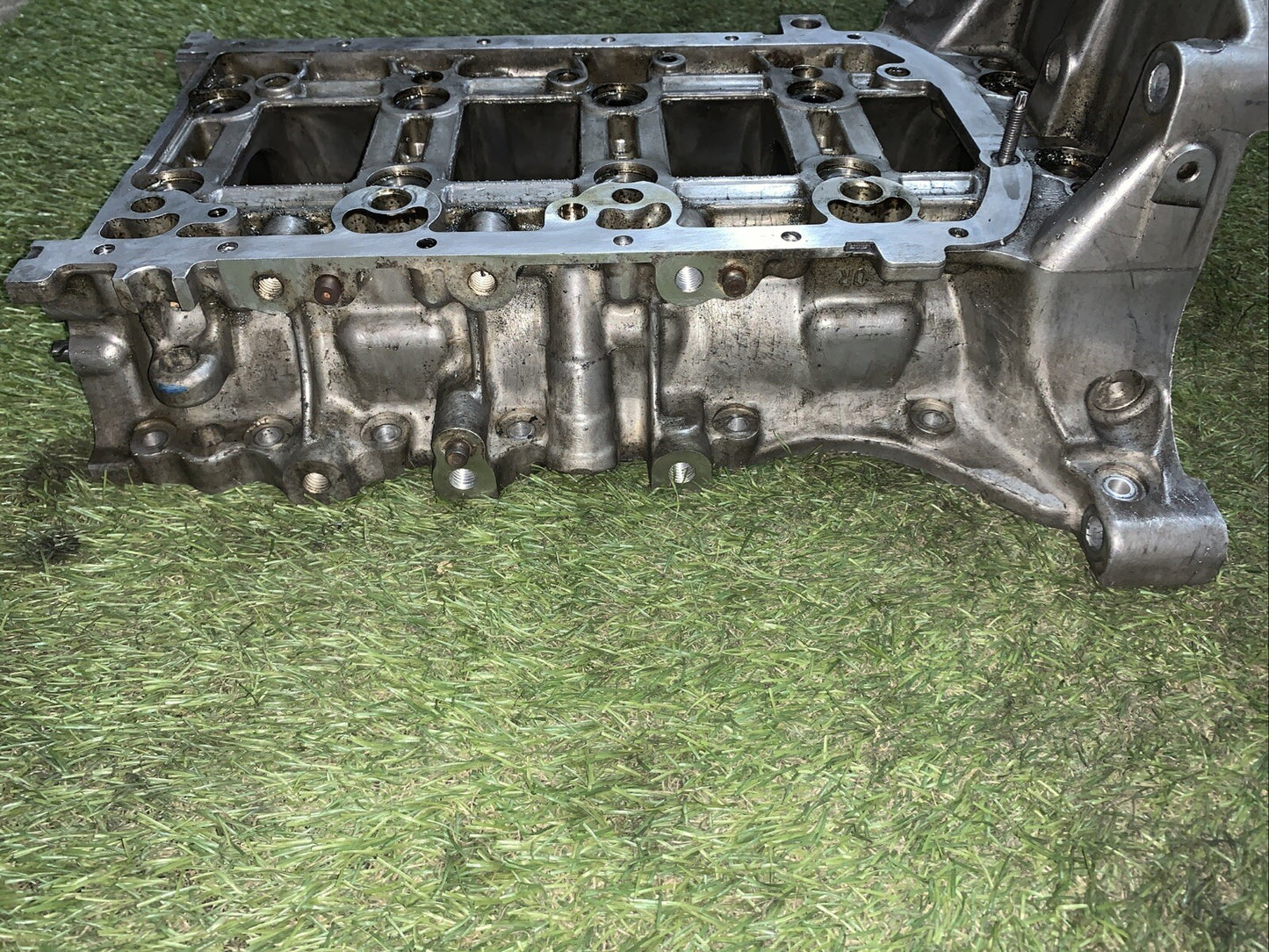 Basamento Alloggio Albero Motore Peugeot 2008 1.6 Diesel 9685737310