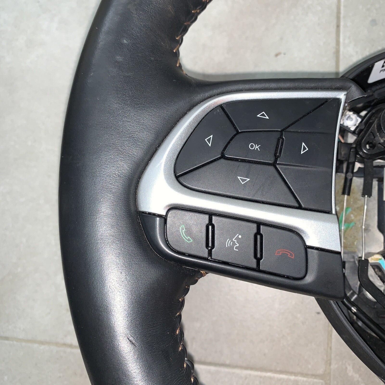 1049805V95 VOLANTE CON COMANDI MULTIFUNZIONE  JEEP COMPASS Dal 2016-2022