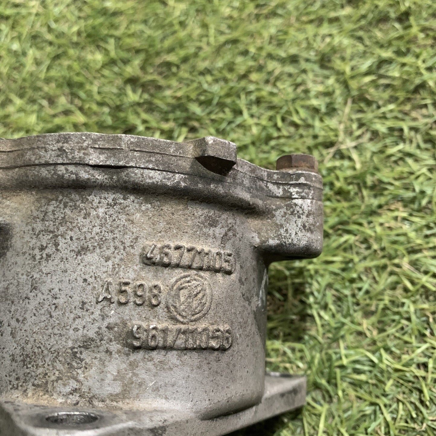 Depressore pompa a vuoto Fiat Stilo 1.9 Jtd dal 2001 al 2010 cod 46771105