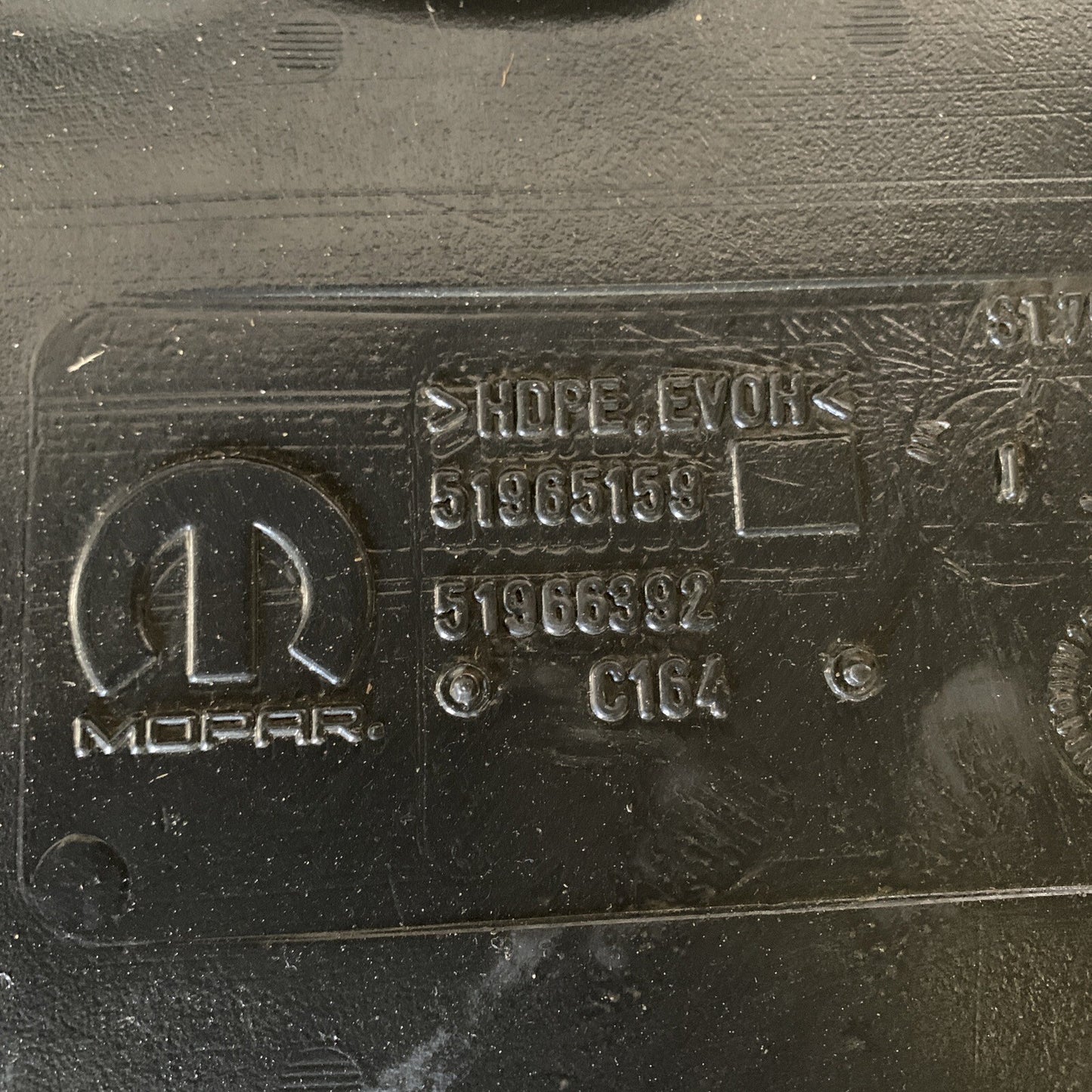 51965159 Serbatoio Vaso Riempitivo Carburante FIAT 500X 1.3 MJT 2020 (2)