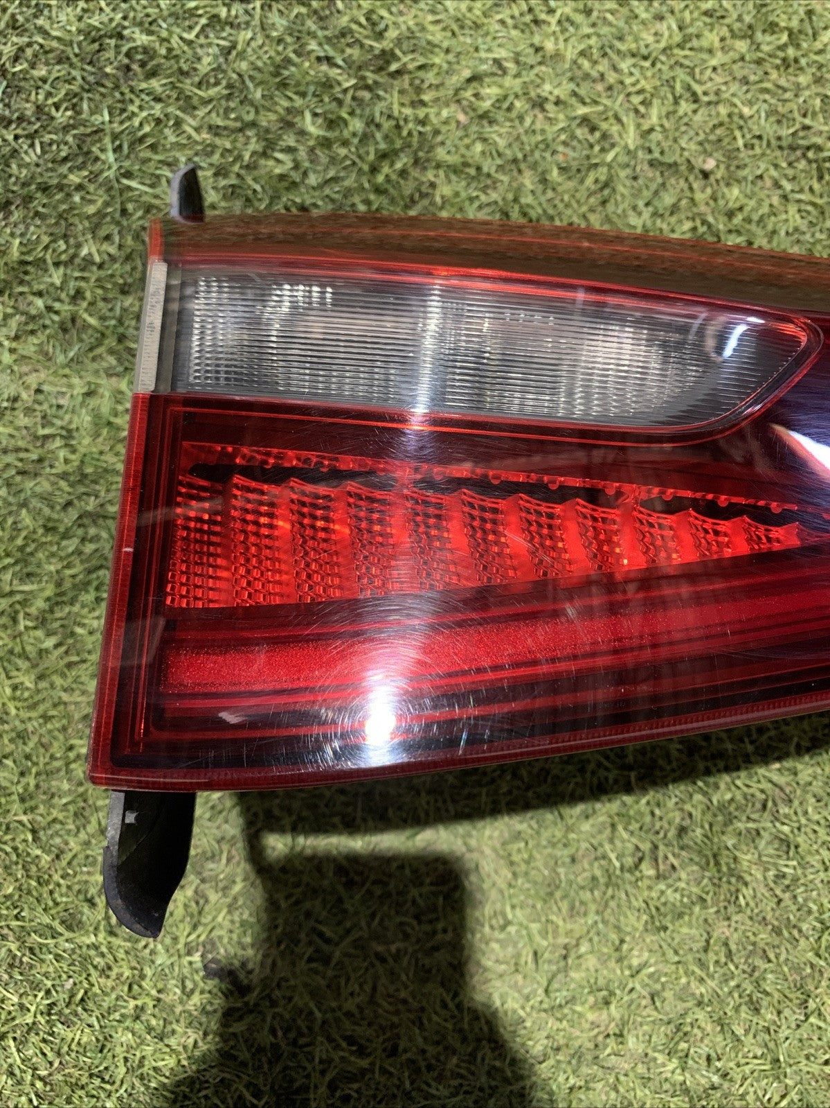 00505531790 FANALE FANALINO POSTERIORE SINISTRO INTERNO ALFA ROMEO STELVIO (2)