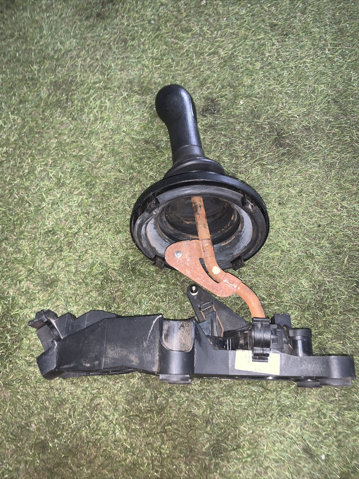 2S6R-7C453-MF LEVA POMELLO CUFFIA CAMBIO MANUALE FORD FIESTA 1.4 50KW D 5M