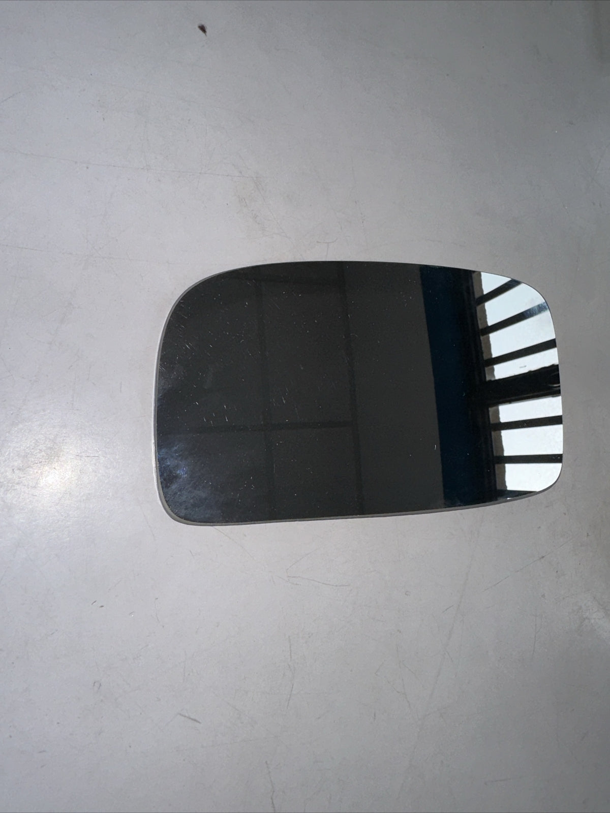 Vetro specchio retrovisore Peugeot 106 comando manuale sinistro 602S