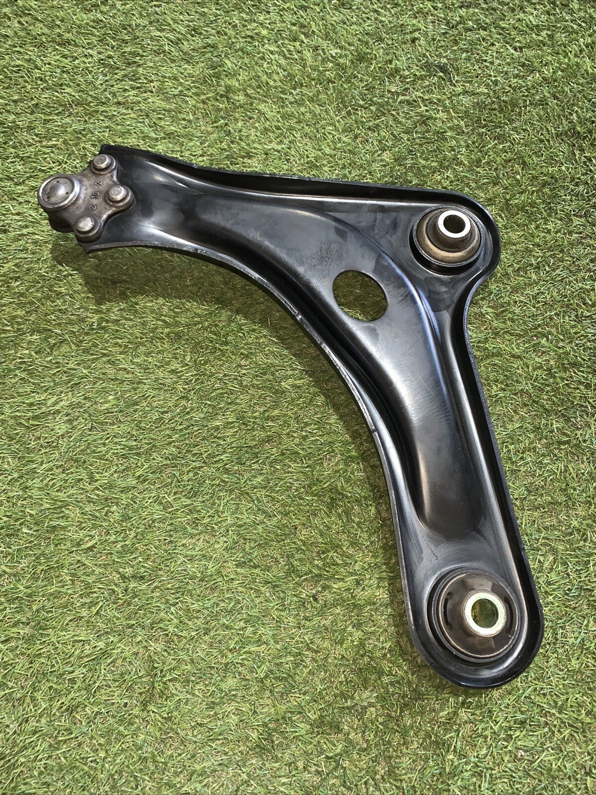 Braccio Oscillante Anteriore Destro Peugeot 2008 Anno 2013 1.6 Diesel 9803286480