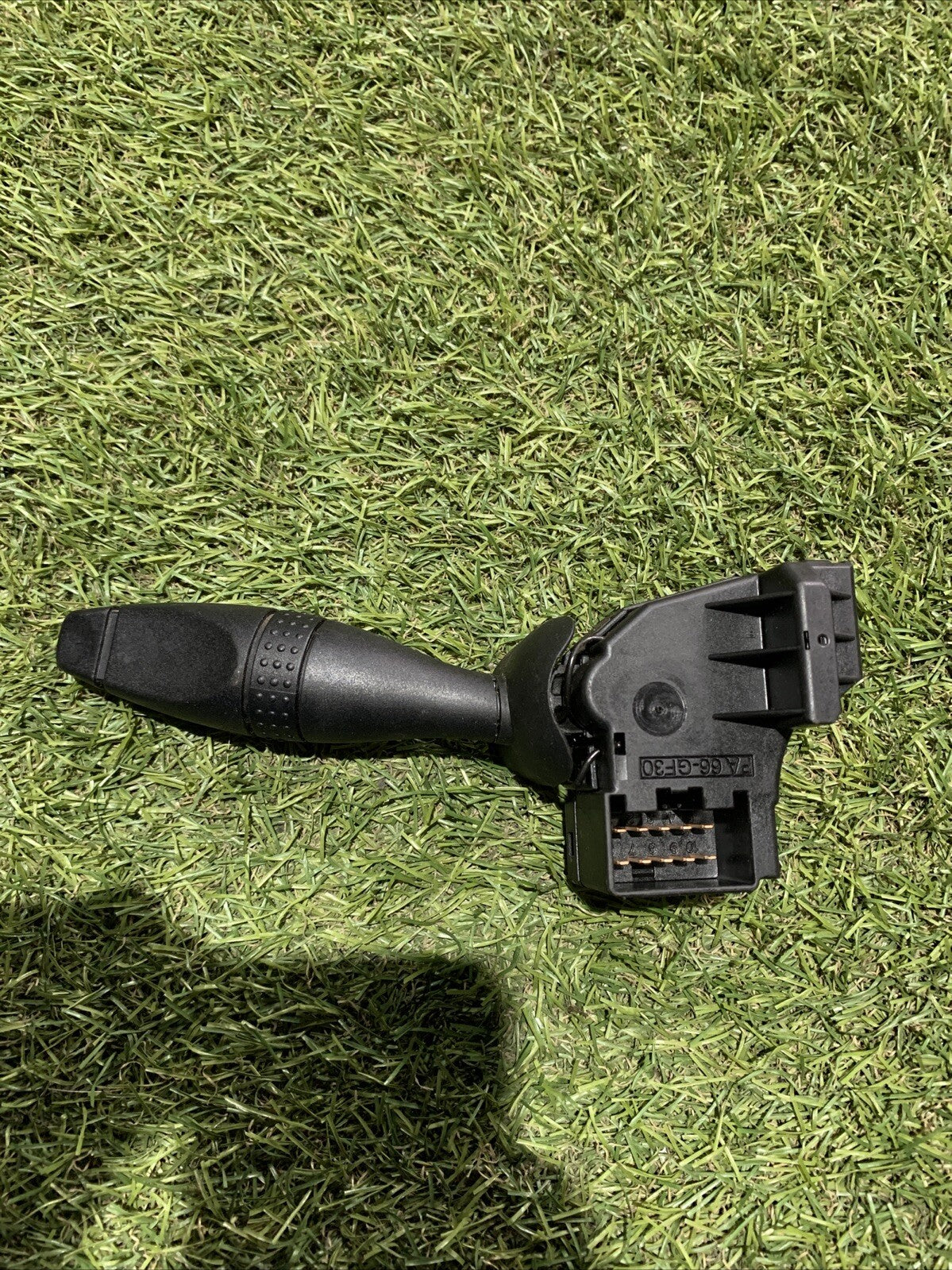 1S7T17A553DD LEVA COMANDI (DEVIOLUCI) TERGICRISTALLI DX FORD FIESTA V (5° SERIE)