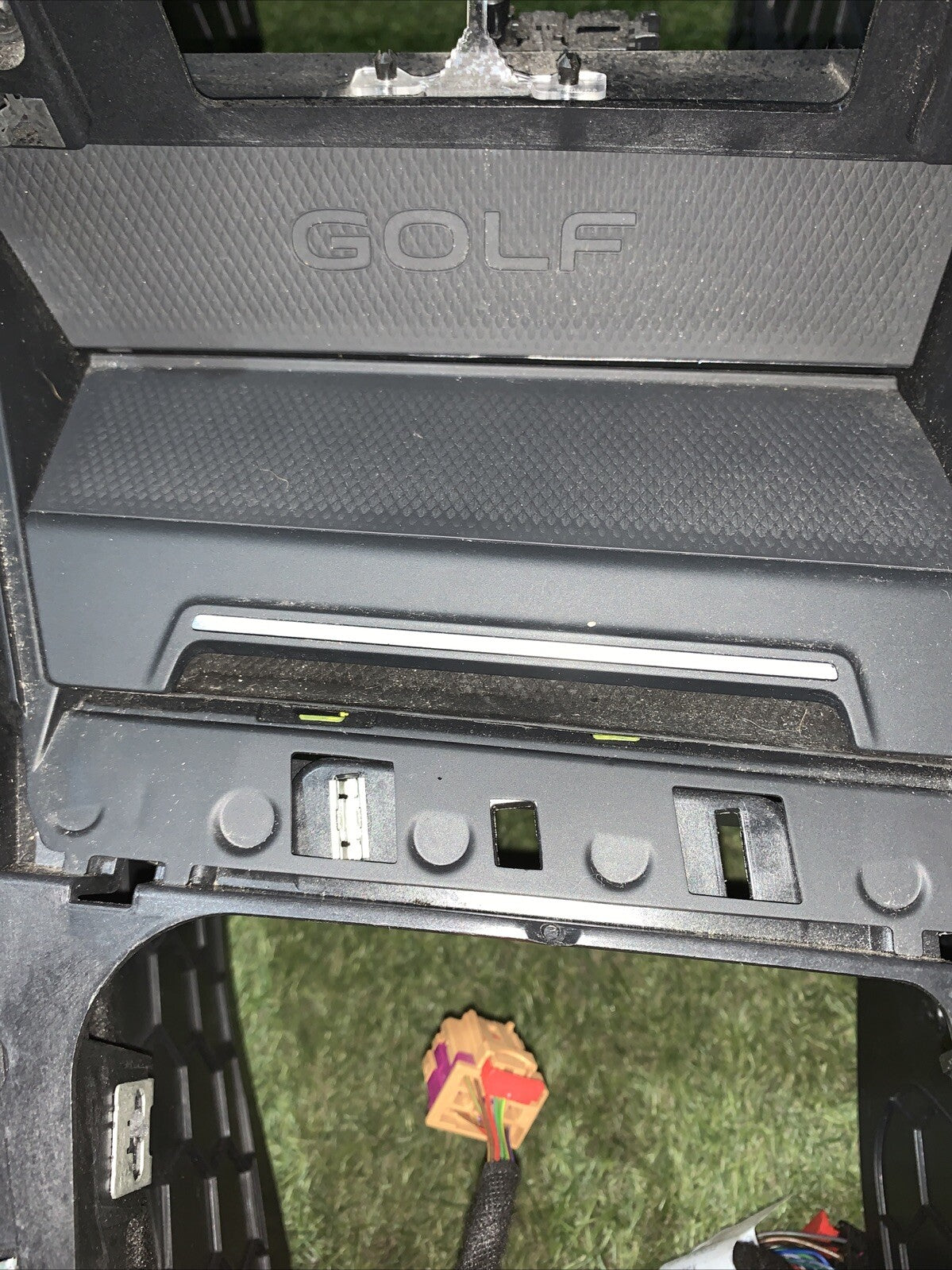 Tunnel Centrale Volkswagen Golf 8R 5H1863241A