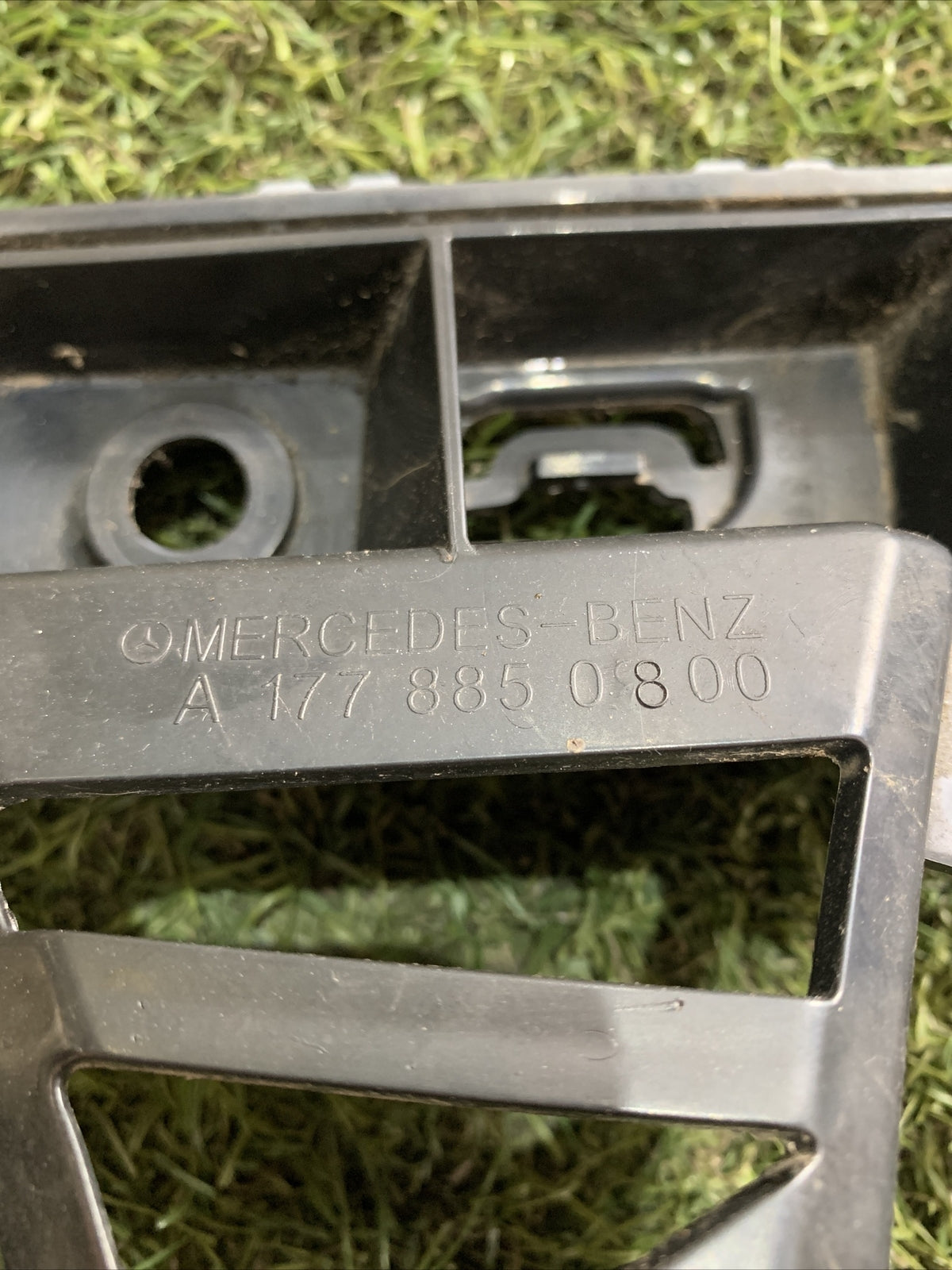 A1778850800 SUPPORTO PARAURTI POSTERIORE LATO DESTRO MERCEDES CLASSE A 180 W177