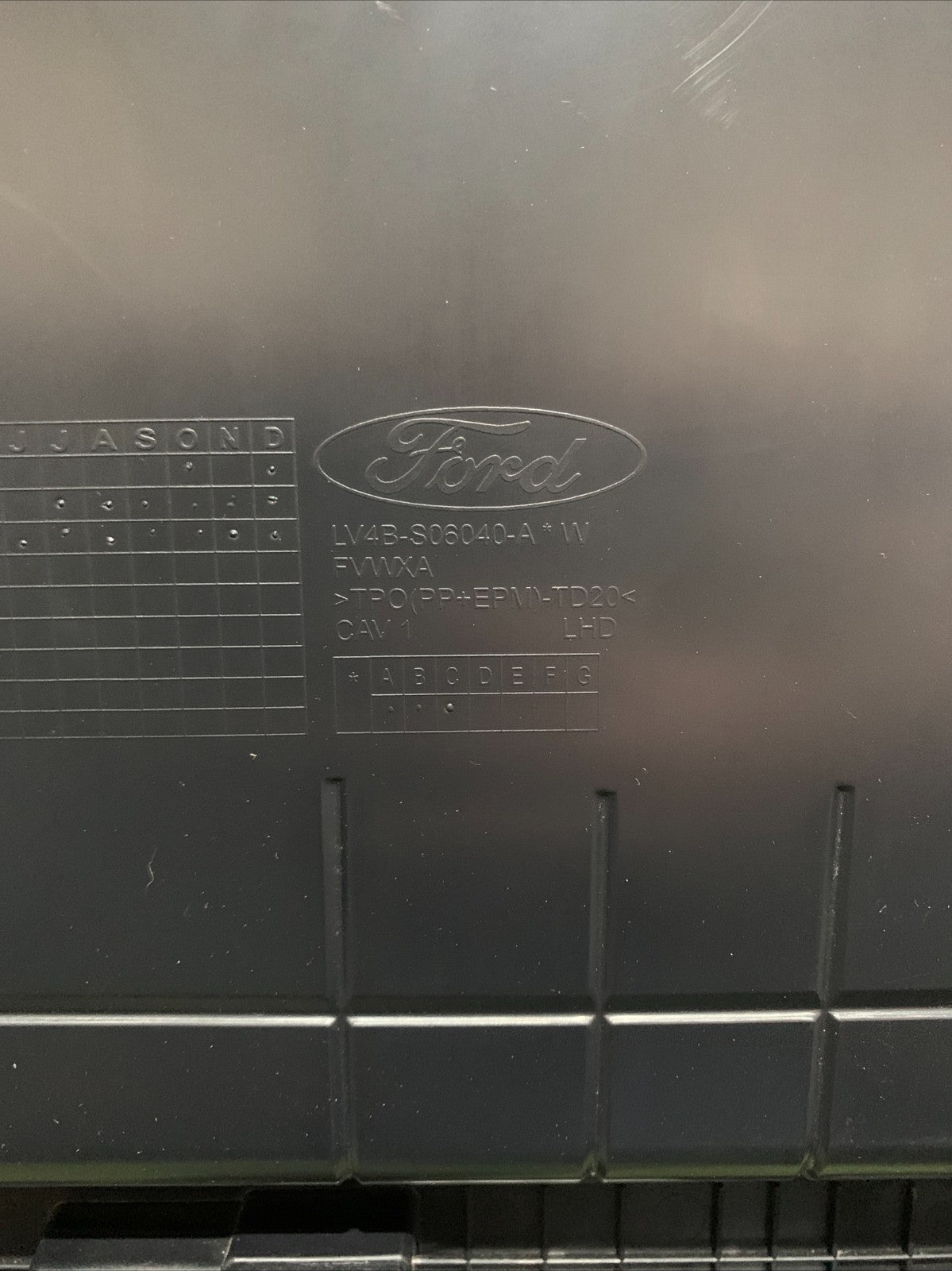 CASSETTO PORTA OGGETTI PER FORD Kuga Serie (DFK) LV4B-S06040-A (19>)
