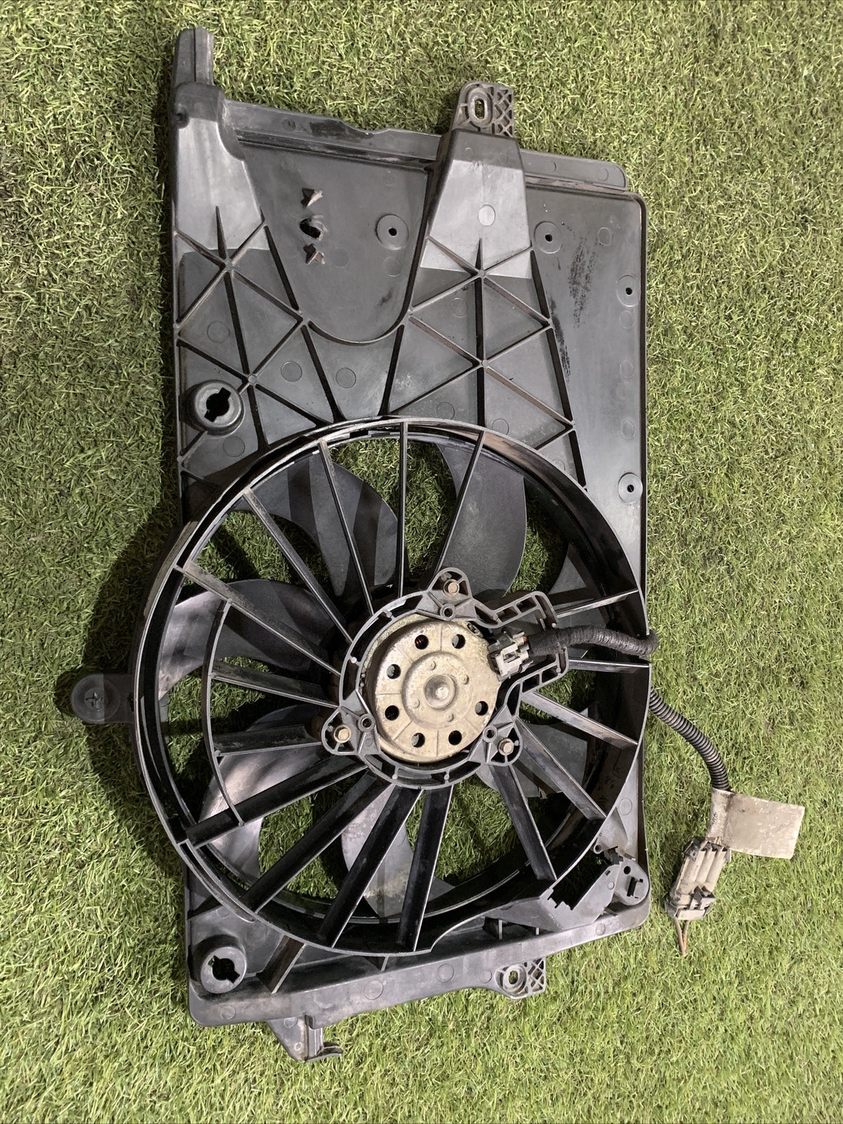 8240391 ELETTROVENTOLA OPEL MERIVA (A) 1.6 B (2003 2010)