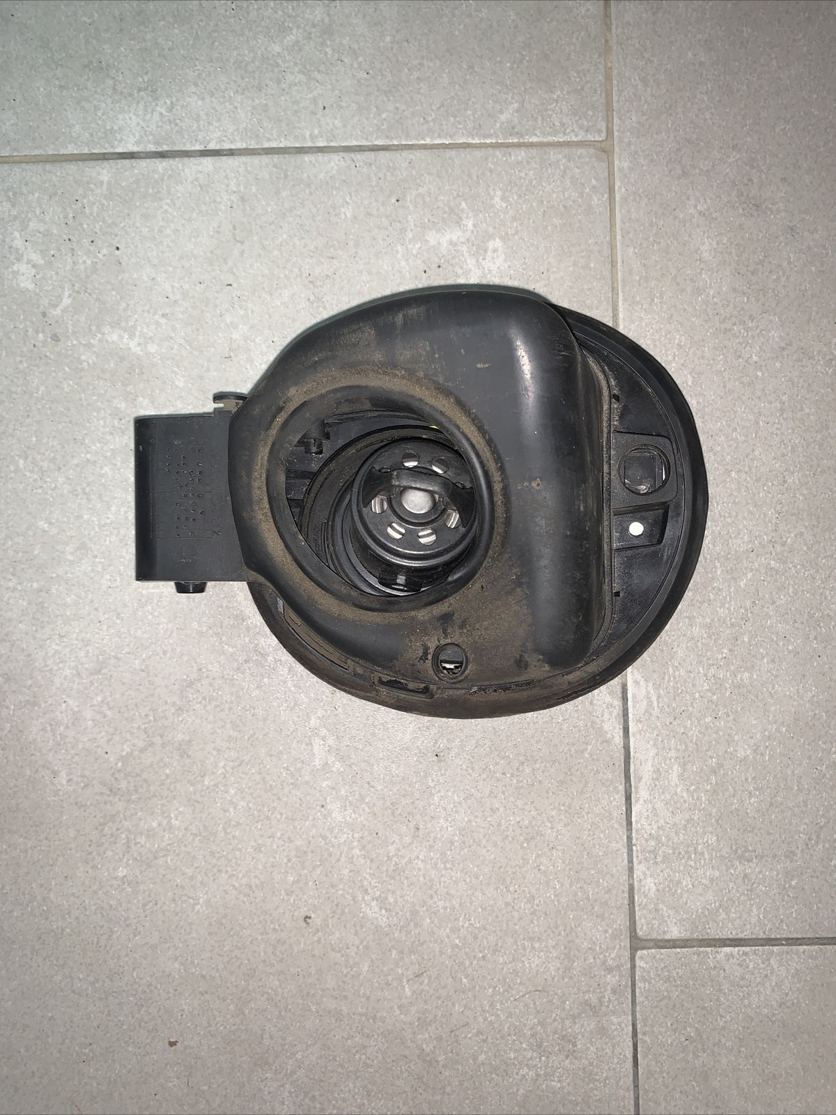 SPORTELLINO TAPPO CARBURANTE ALFA ROMEO GIULIETTA 50518948/1013 1512747