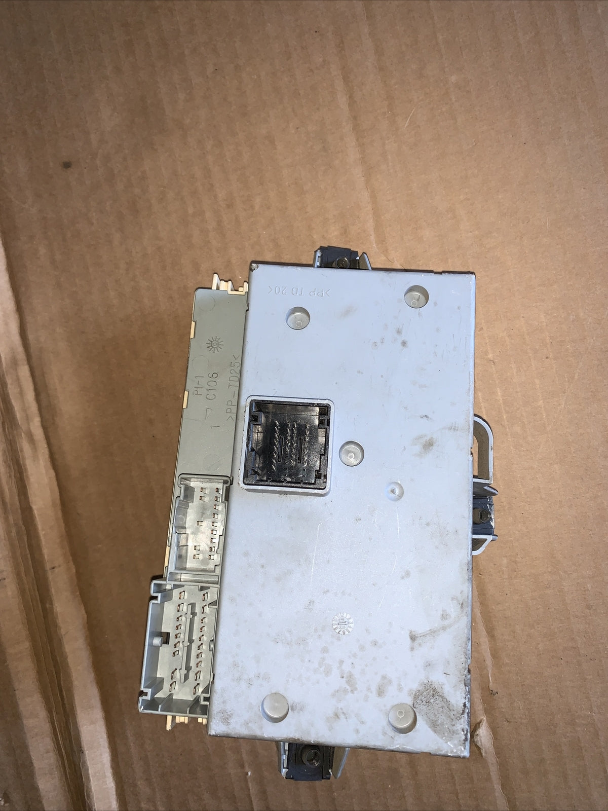 46758961 46798451 CENTRALINA BODY SCATOLA PORTA FUSIBILI FIAT PUNTO 2 II 188