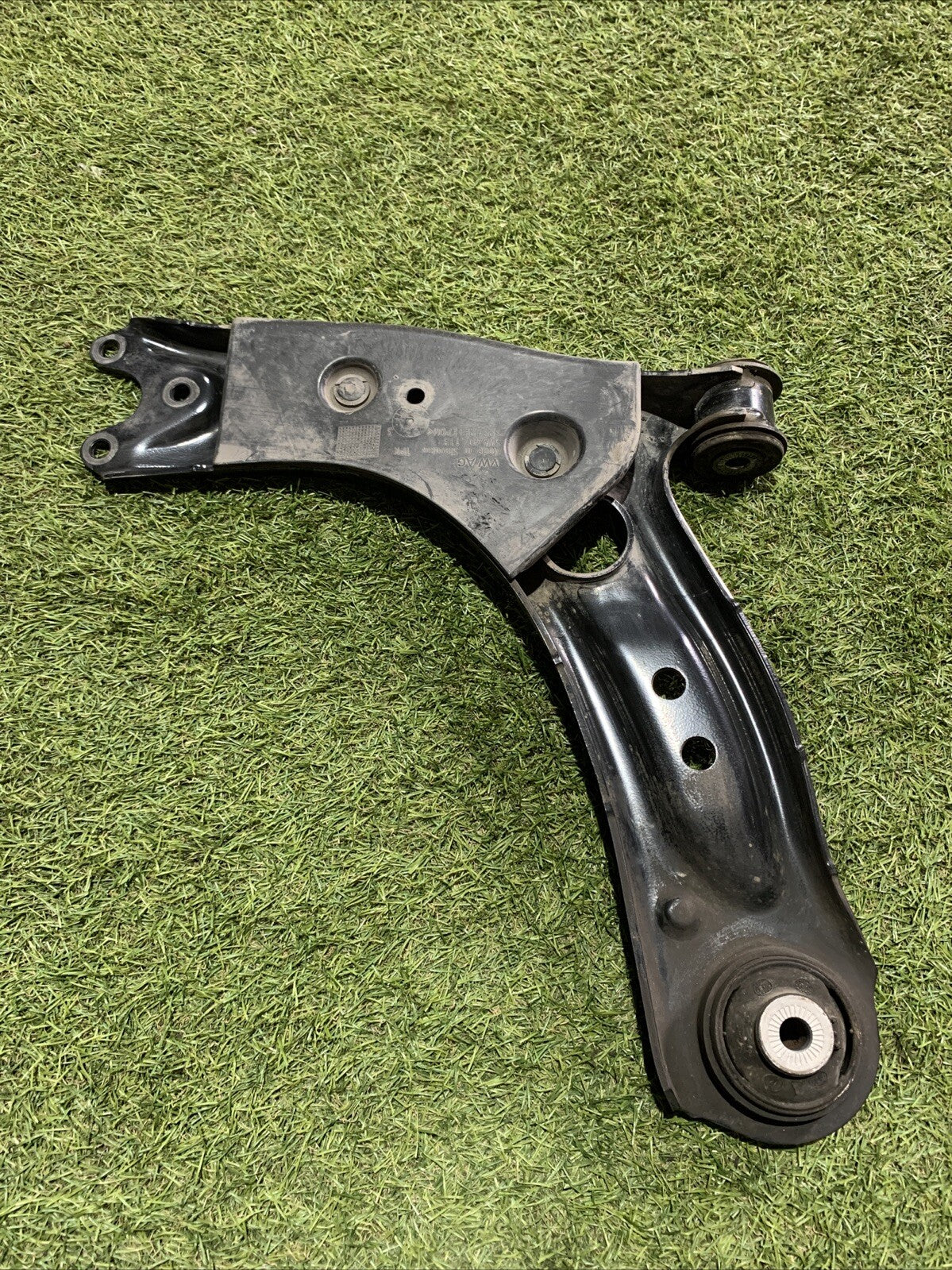 Braccio Oscillante Inferiore Anteriore Destra Volkswagen Golf 8 2.0 Benzina