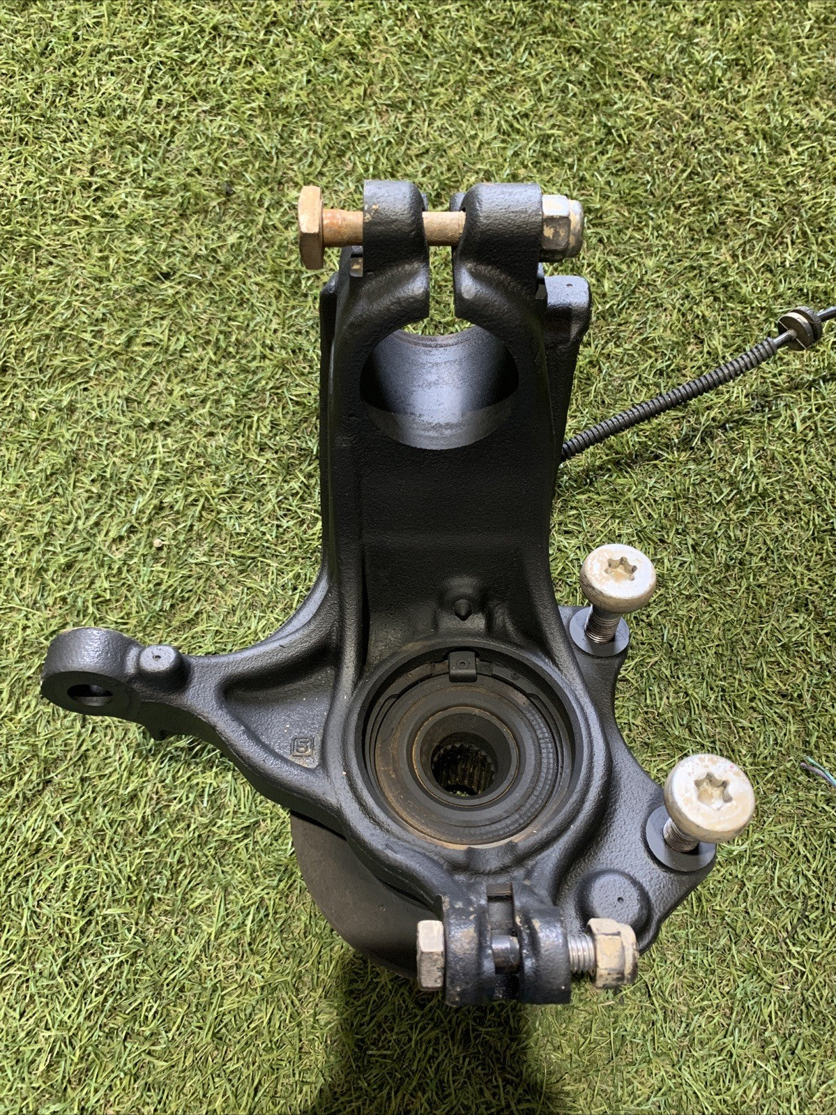 1607557480 MOZZO MONTANTE FUSELLO ANTERIORE SX PEUGEOT 208 2017 1.2