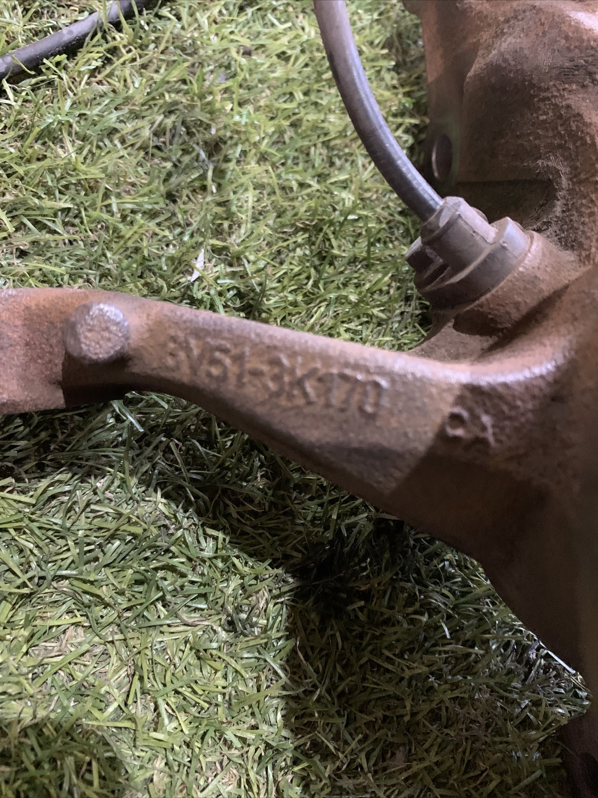 8V51-3K170-DA MOZZO MONTANTE ANTERIORE DESTRO FORD FIESTA 2011 1.4 Diesel