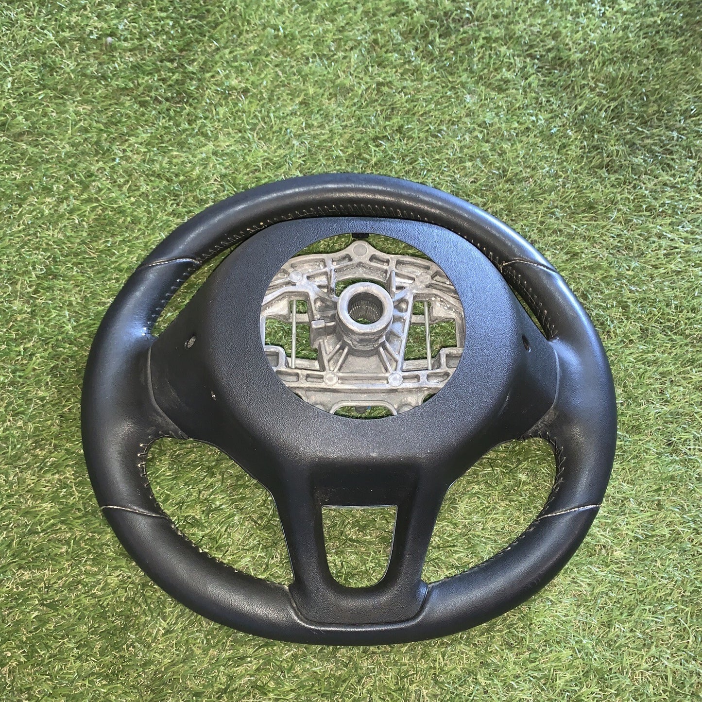 Volante sterzo PEUGEOT 208/2008 Anno 2015 6191373 CONSUMATO