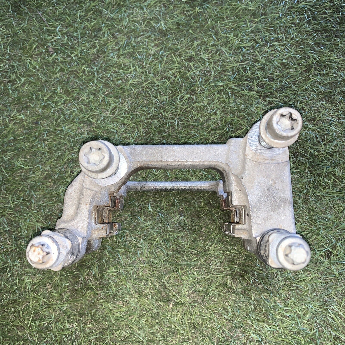 SUPPORTO PINZA FRENO POSTERIORE DX PEUGEOT 3008 DAL 2016 772417