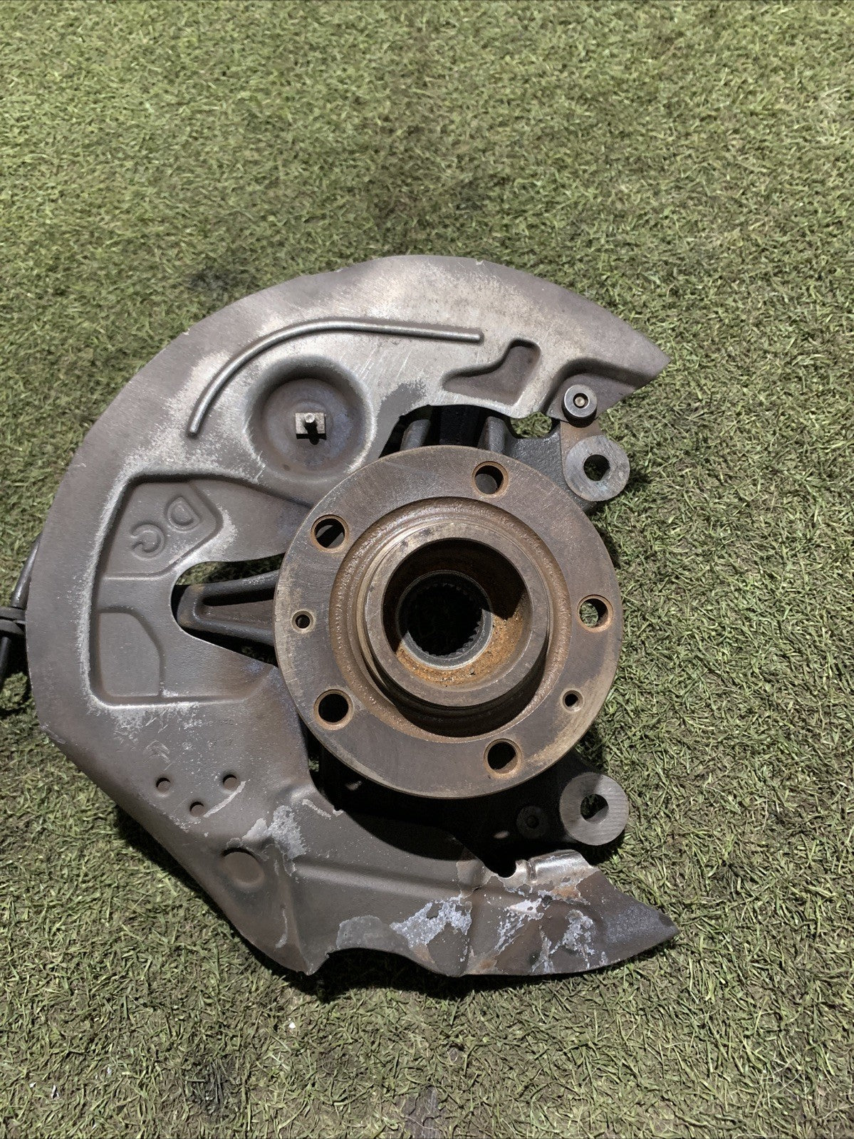 MOZZO MONTANTE FUSELLO ANTERIORE DESTRO PEUGEOT3008 2016-2020 2.0 DIESEL