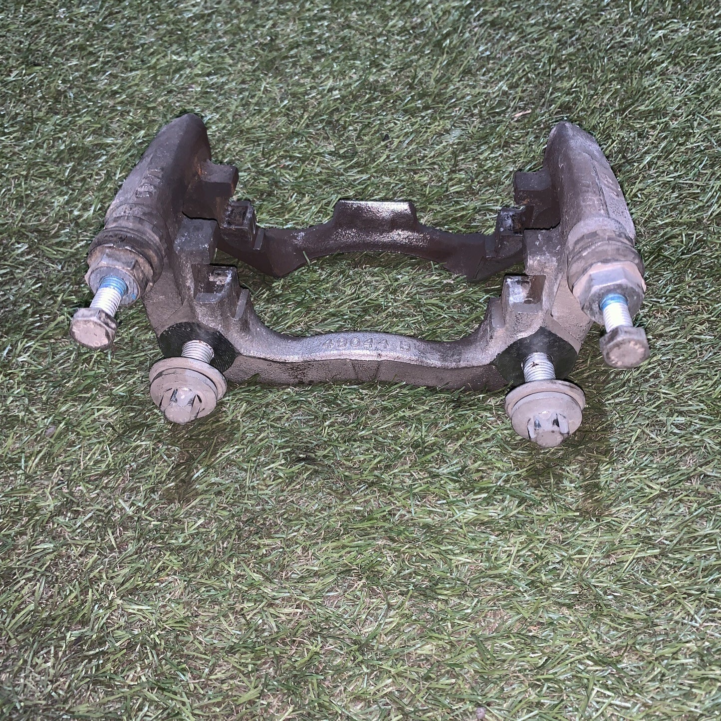 PORTA PINZA FRENO ANTERIORE Destra BMW Serie 1 F40 54/24/307 (19) 1378149